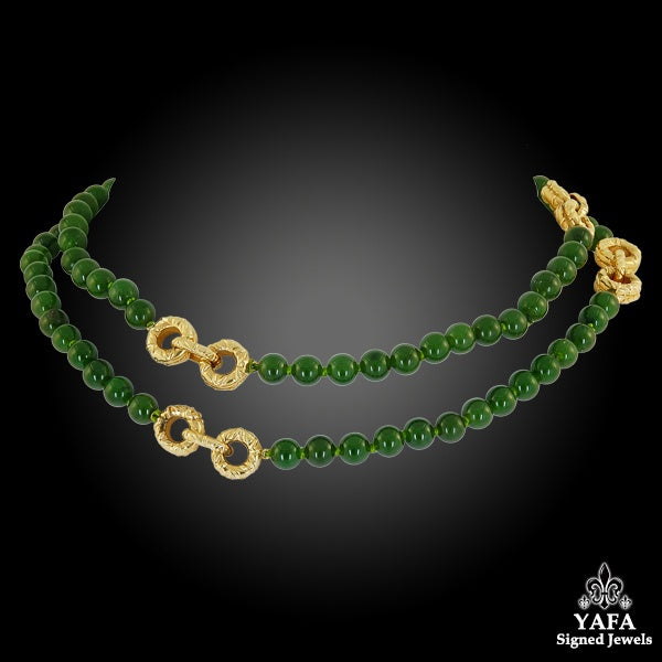 Van Cleef & ARPELS Jade Bead Gold Necklace