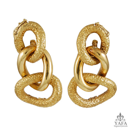 VAN CLEEF & ARPELS Carved Coral Beads, Diamond Necklace & Earrings