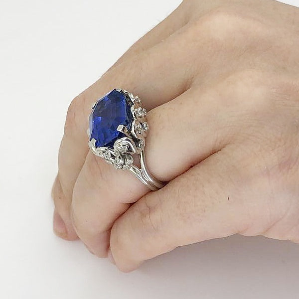 Contemporary Ceylon Sapphire Diamond Ring 14.67 cts