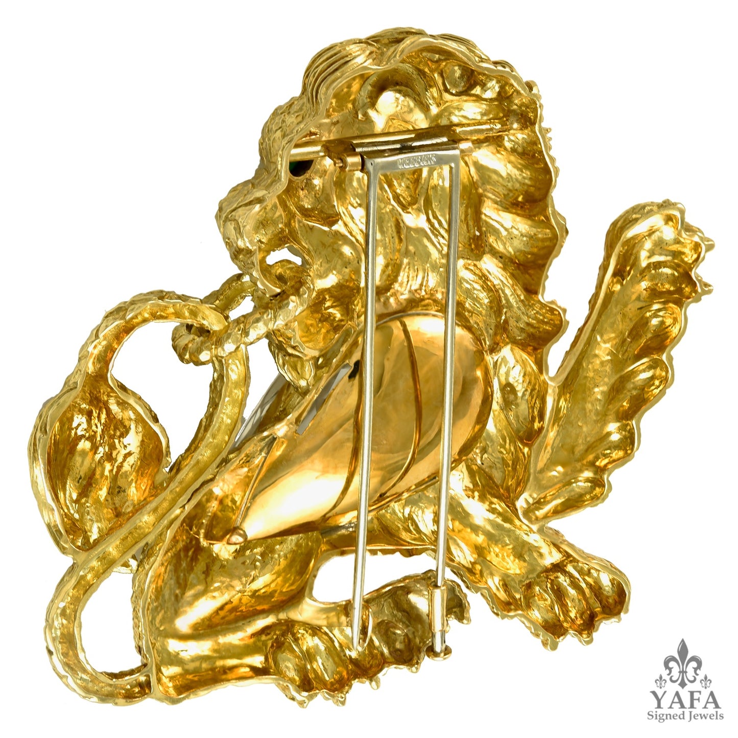 DAVID WEBB Kingdom Lion Rock Crystal Emerald Brooch