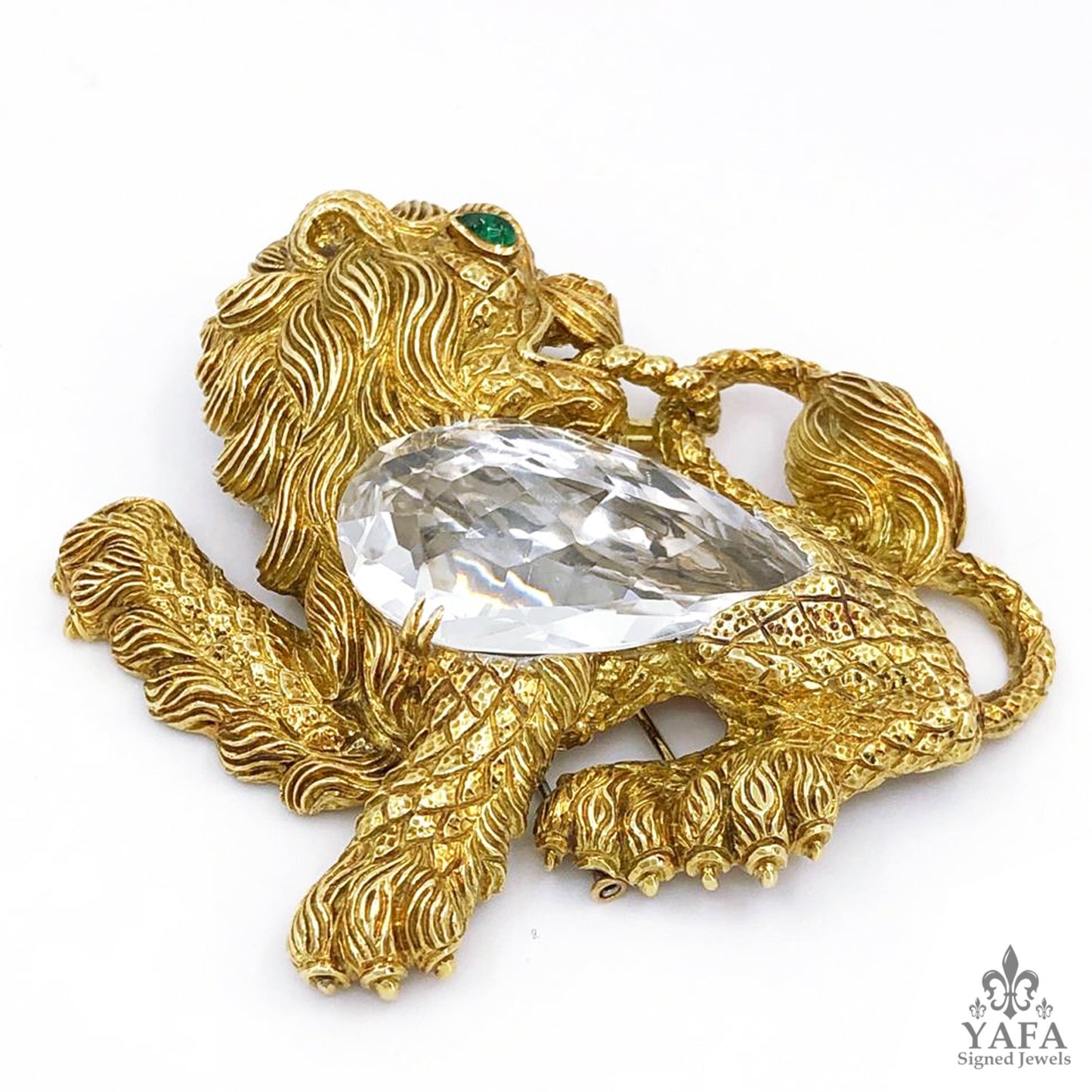 DAVID WEBB Kingdom Lion Rock Crystal Emerald Brooch