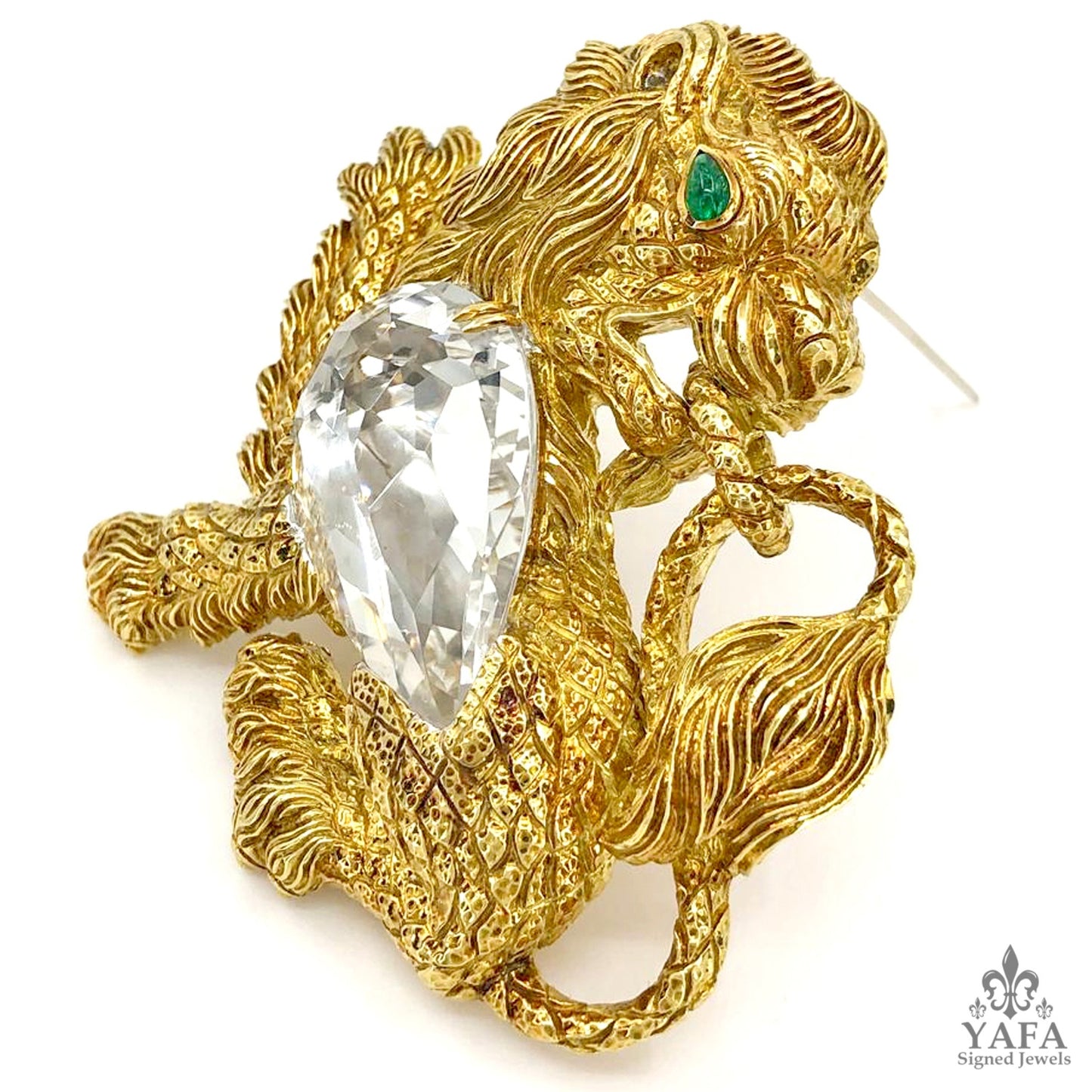 DAVID WEBB Kingdom Lion Rock Crystal Emerald Brooch