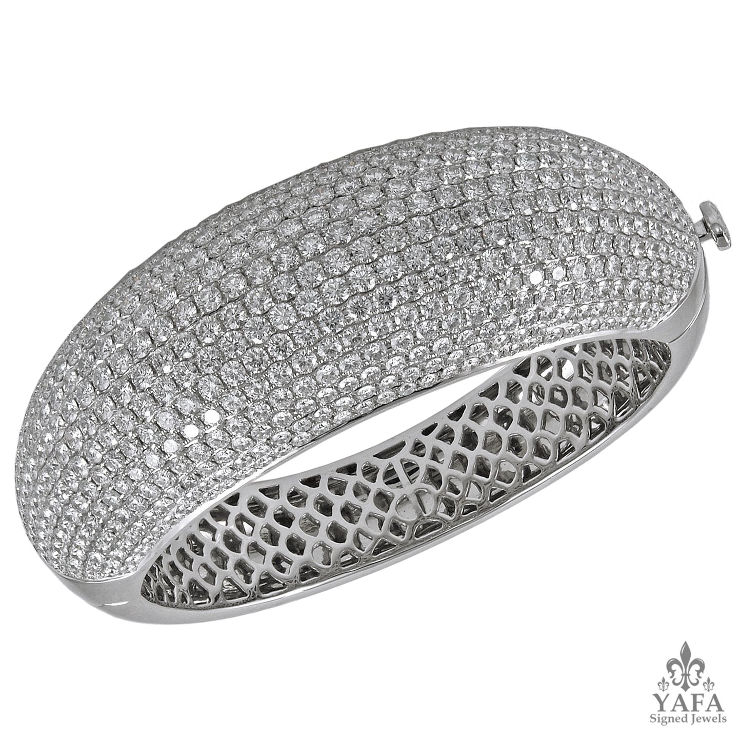 18k Gold Diamond Dome Bracelet