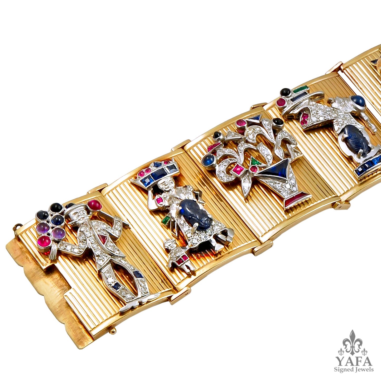 Retro Yellow Gold 8 Charms Bracelet
