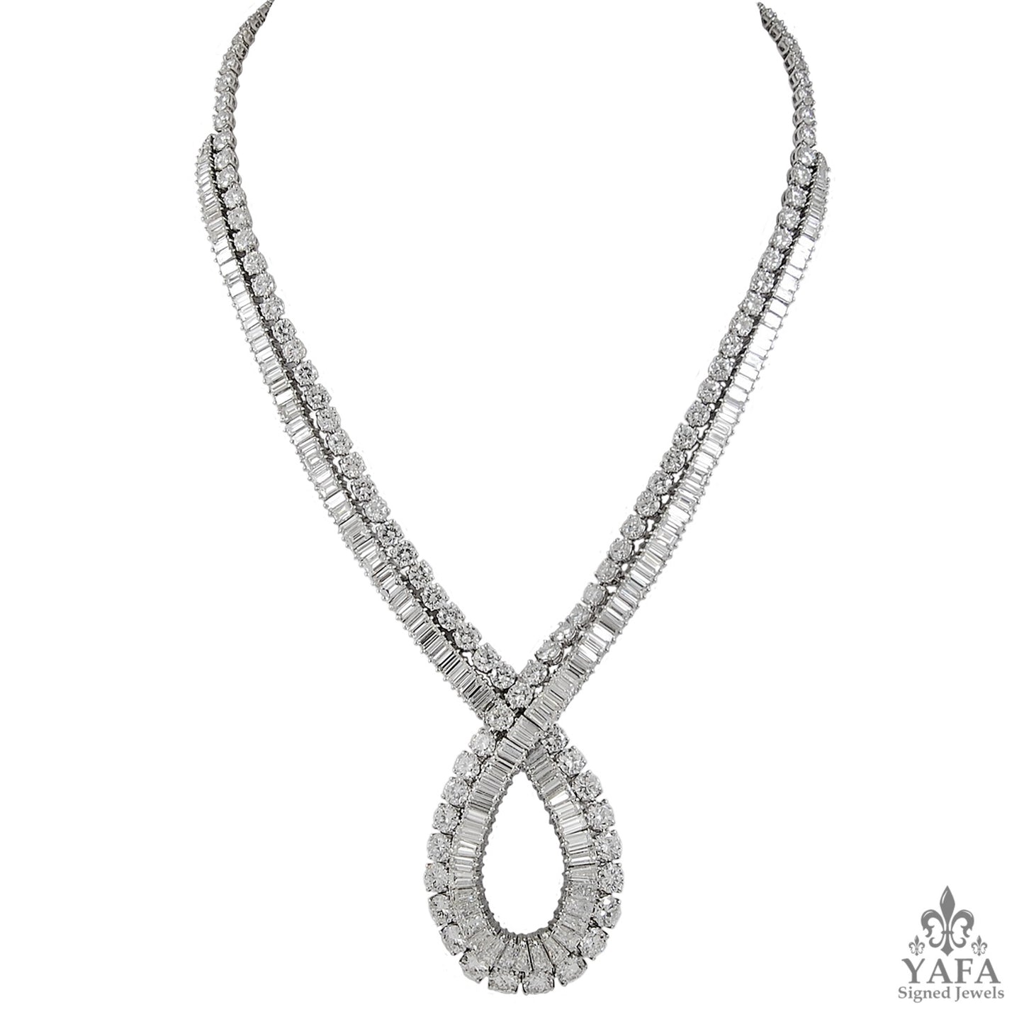 VAN CLEEF & ARPELS Diamond Loop Necklace