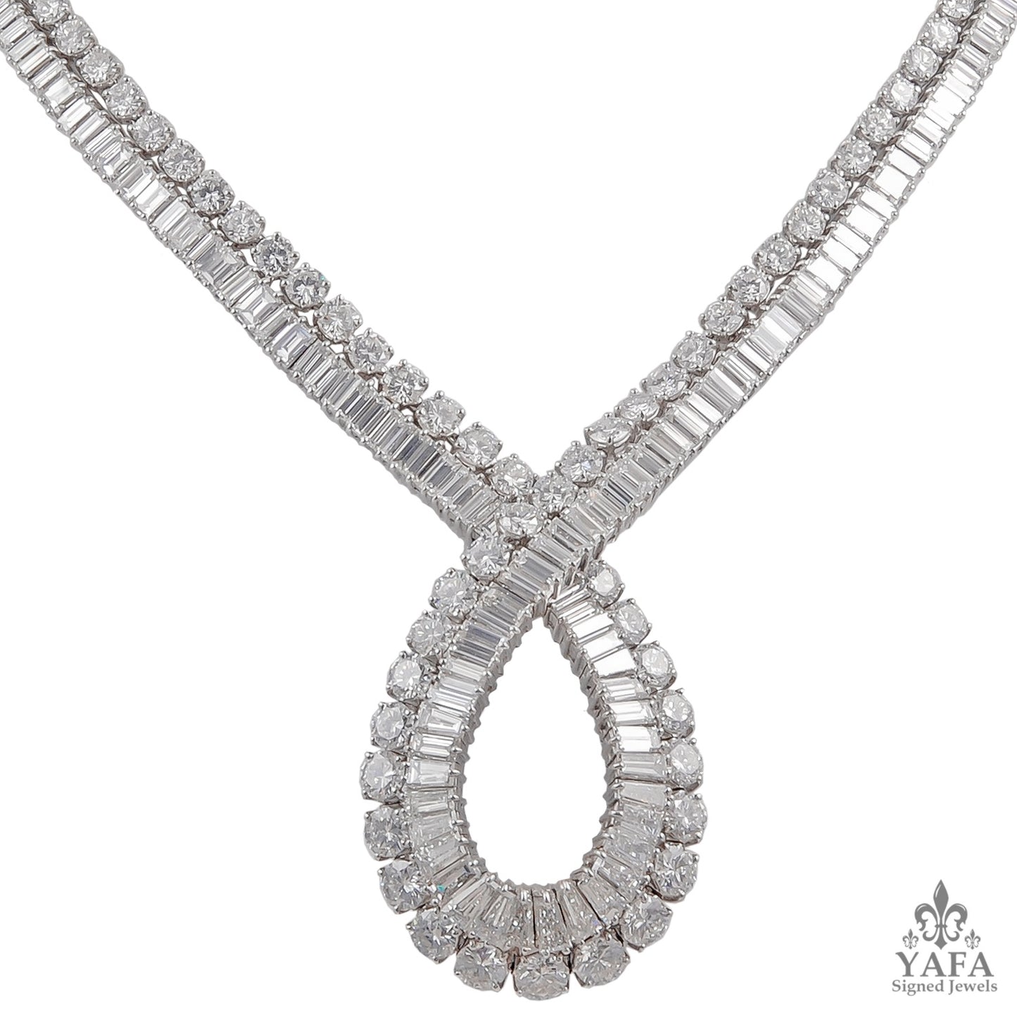 VAN CLEEF & ARPELS Diamond Loop Necklace