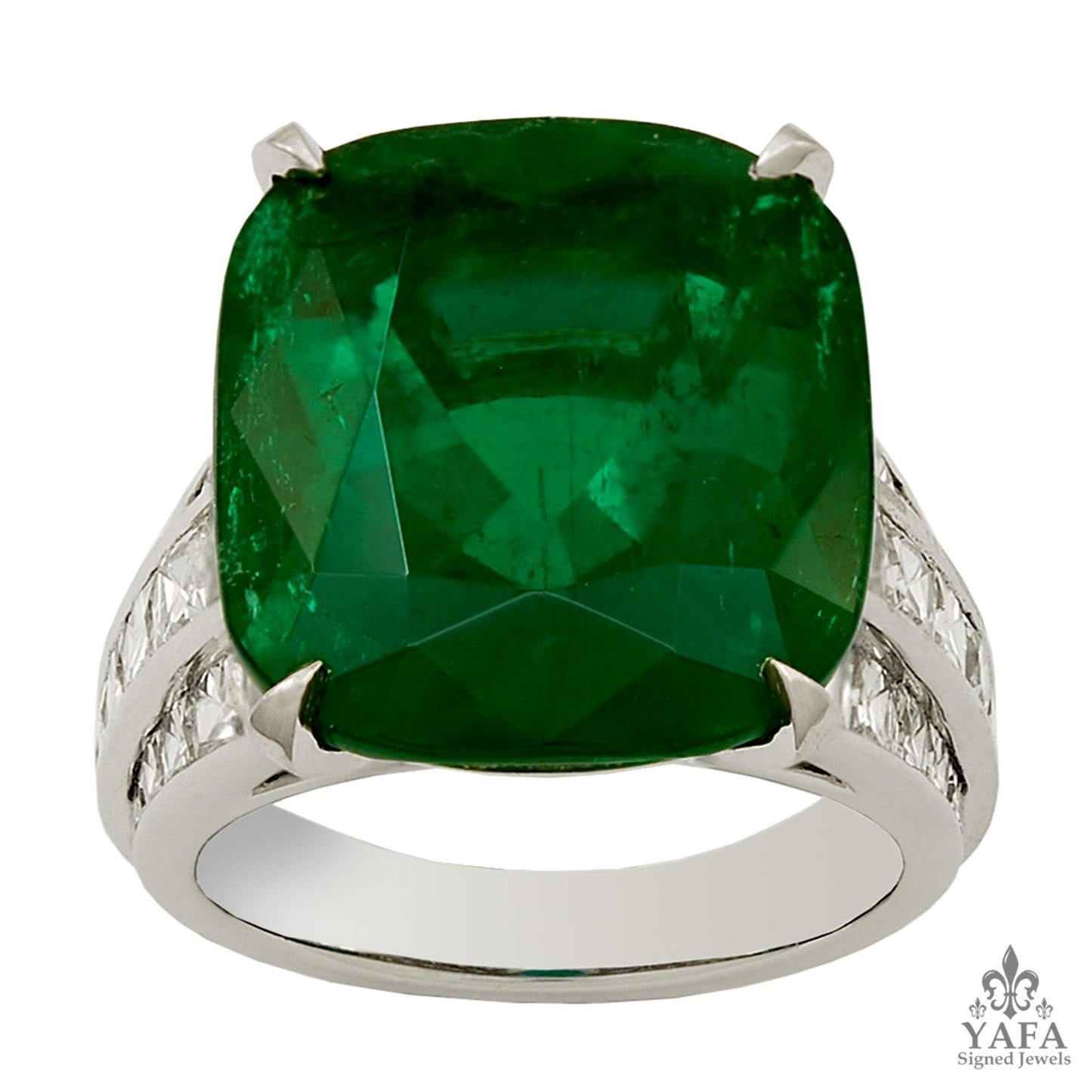 Platinum Colombian Emerald, Diamond Ring