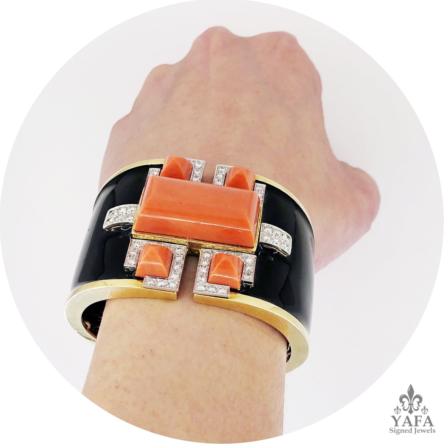 DAVID WEBB Coral, Diamond Cuff Bracelet
