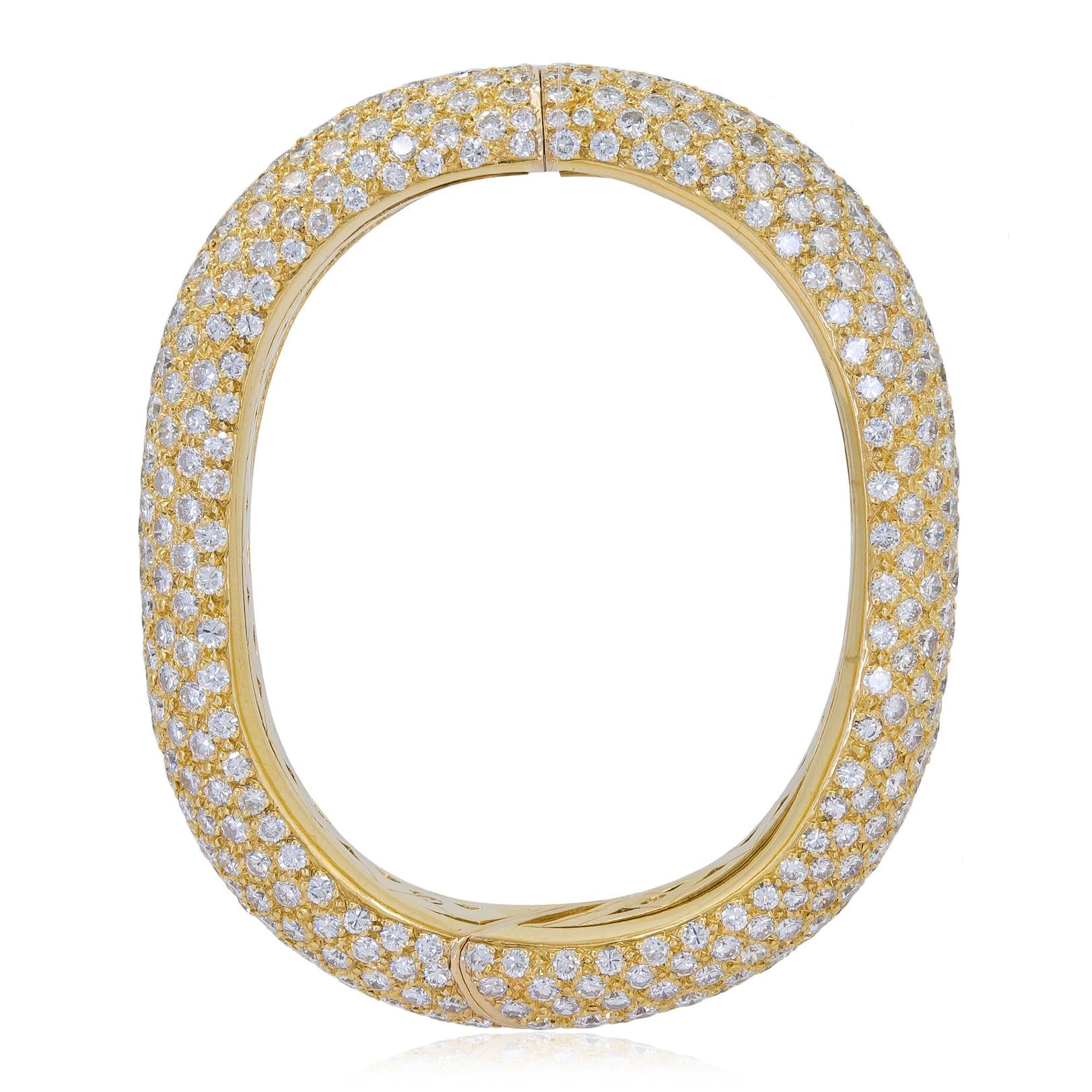 GRAFF 18K Yellow Gold Pavé Diamond Bangle Bracelet