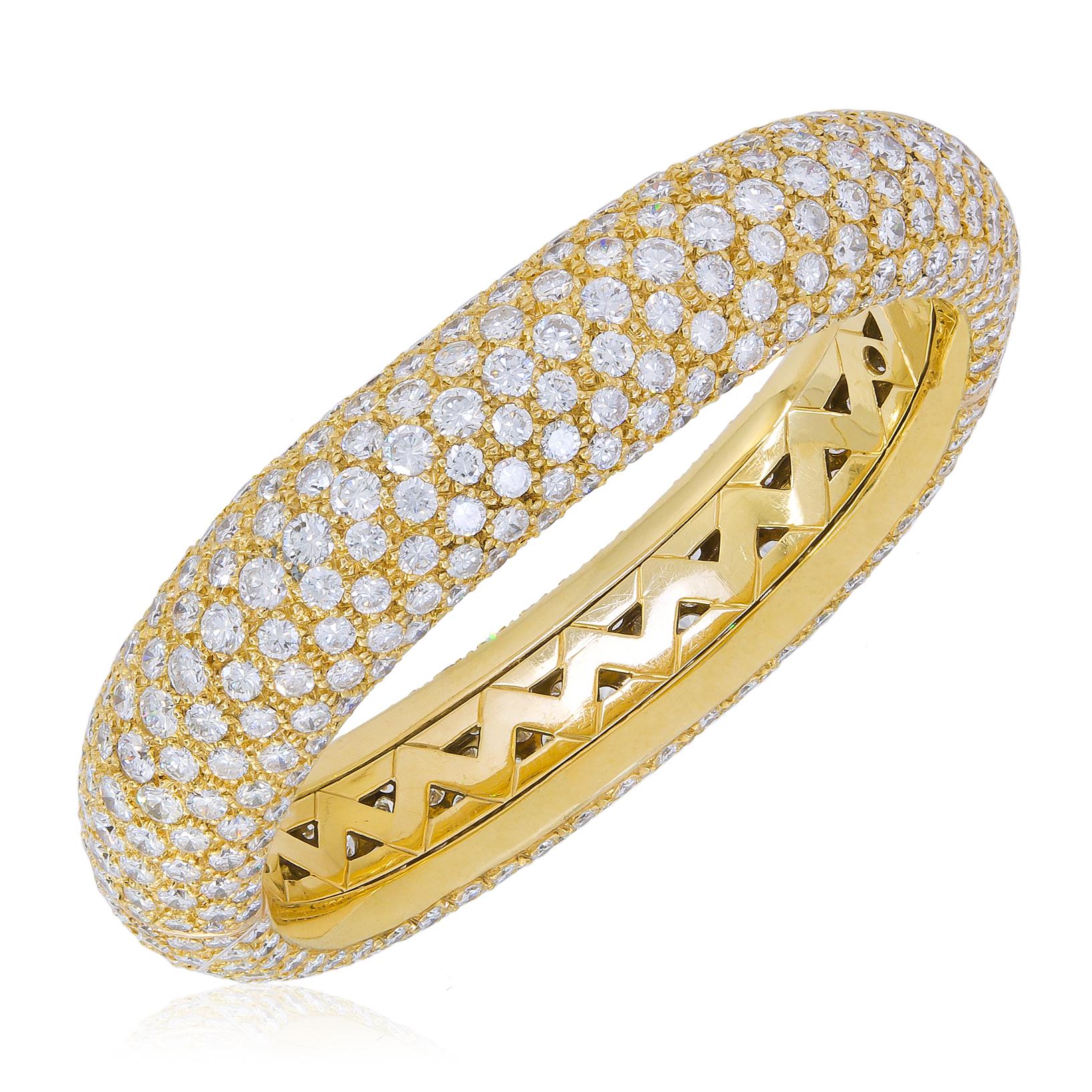 GRAFF 18K Yellow Gold Pavé Diamond Bangle Bracelet