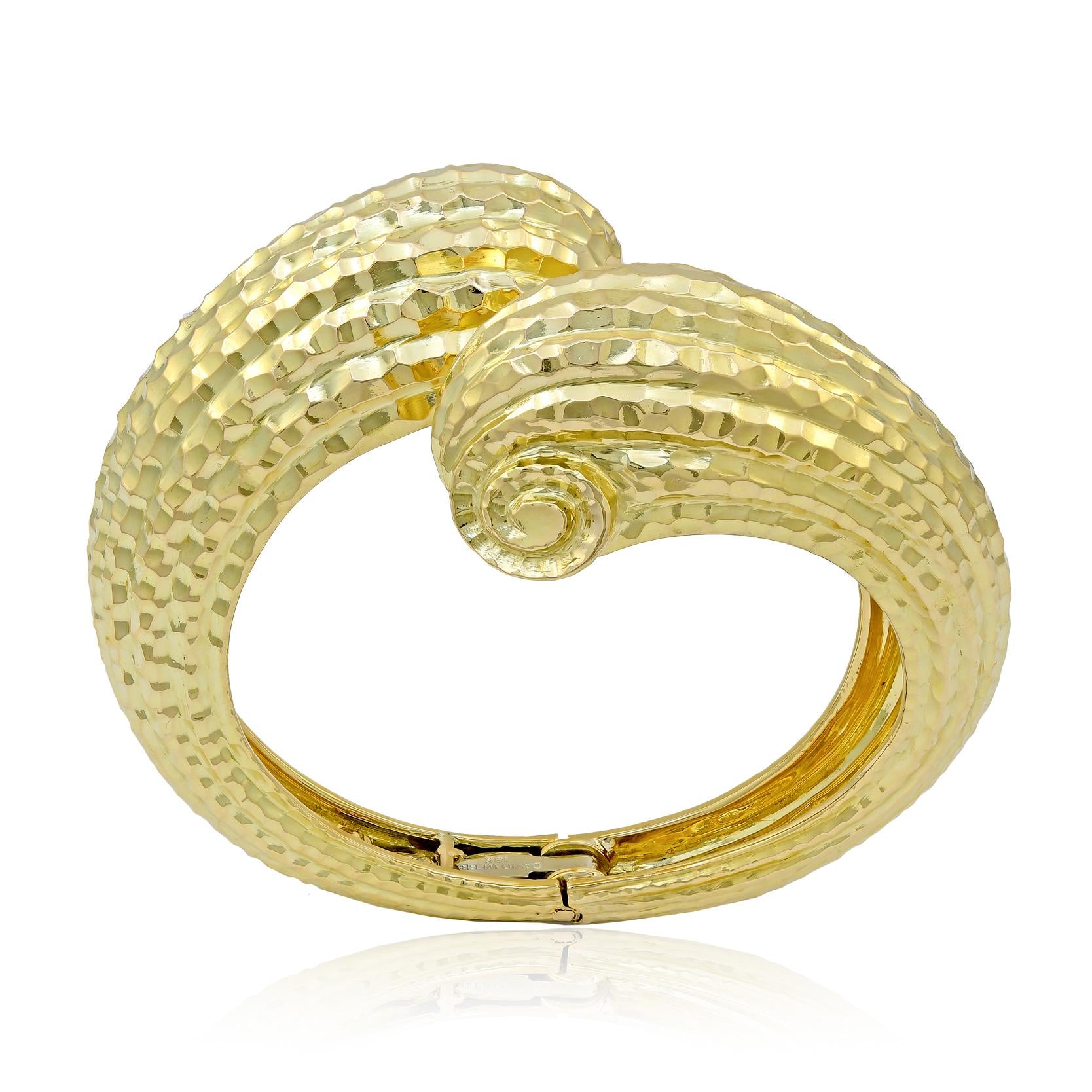 DAVID WEBB 18K Hammered Gold Crossover Bangle Bracelet