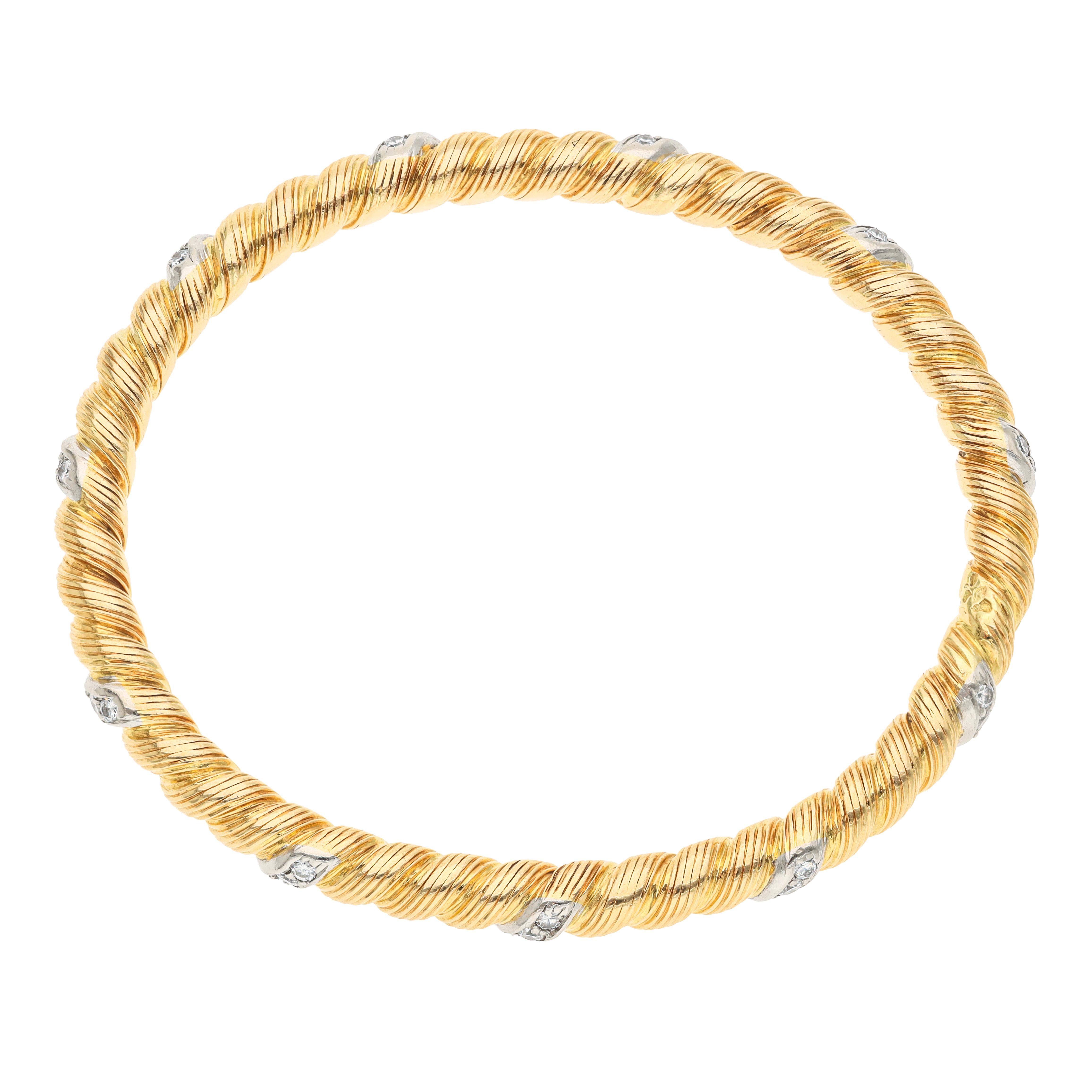 VAN CLEEF & ARPELS 18K Yellow Gold Diamond Bangle
