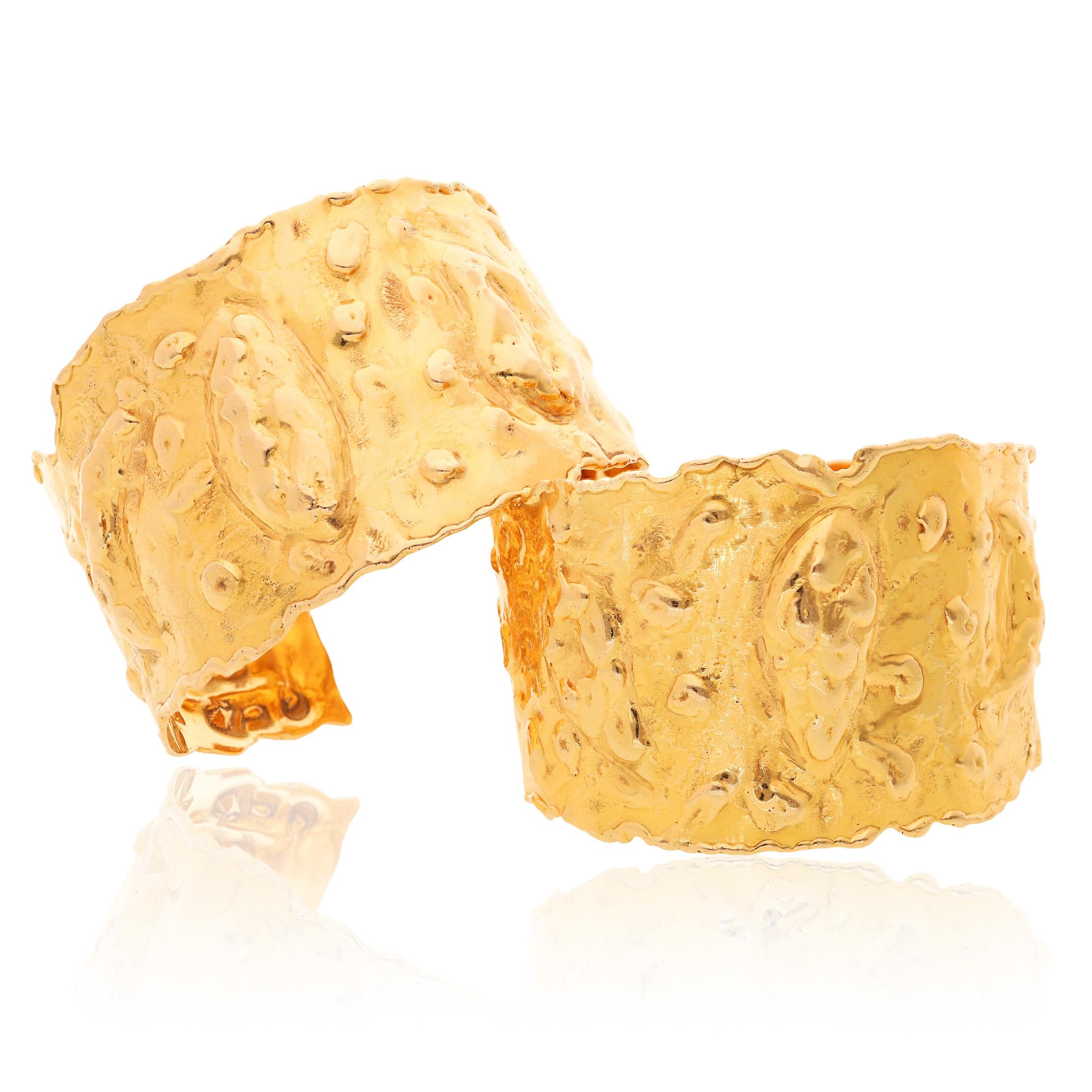 VAN CLEEF & ARPELS “Manchette” Pair Of 18K Yellow Gold Cuff Bangles