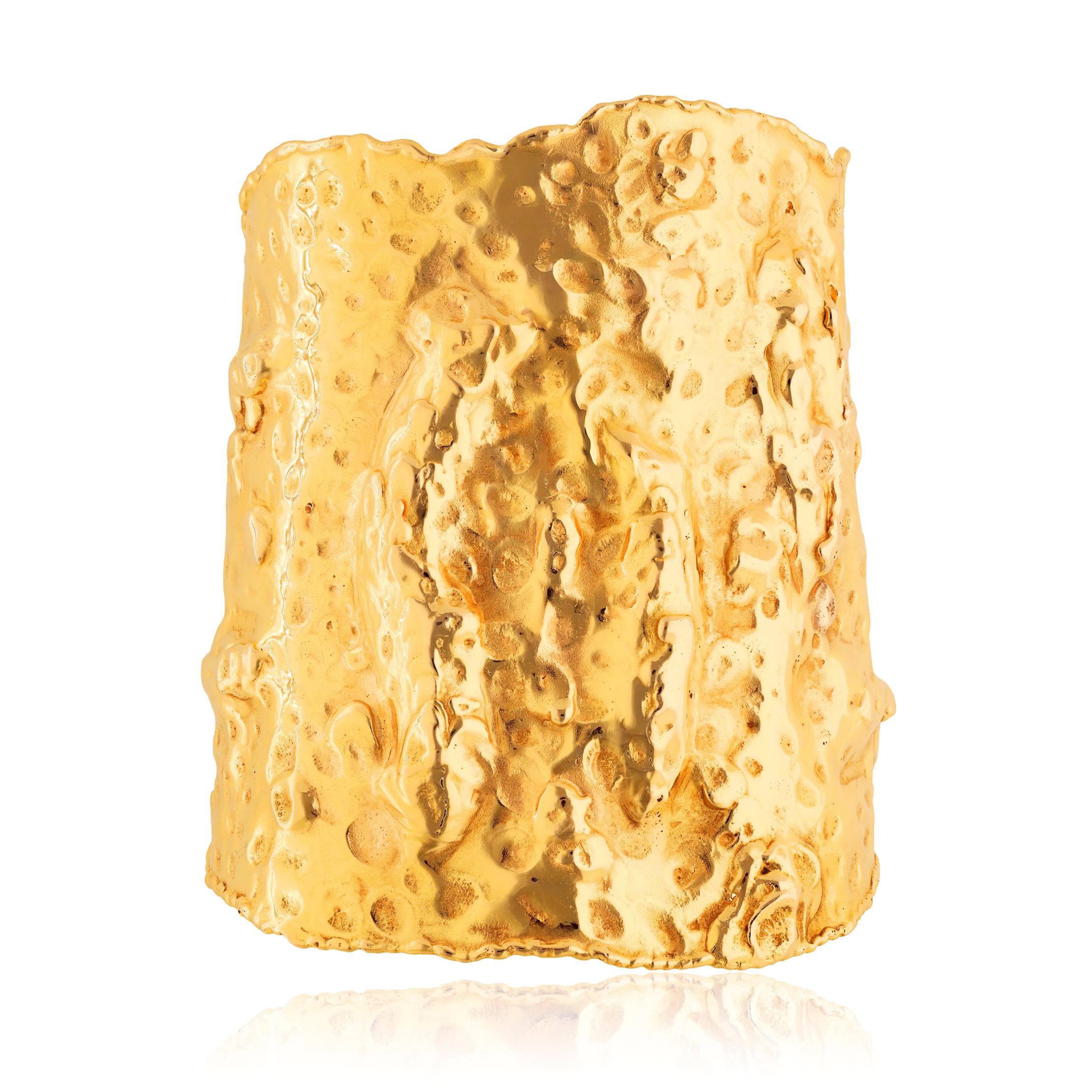 VAN CLEEF & ARPELS Pair of 18K Yellow Gold Hammered “Manchette” Cuff Bracelets