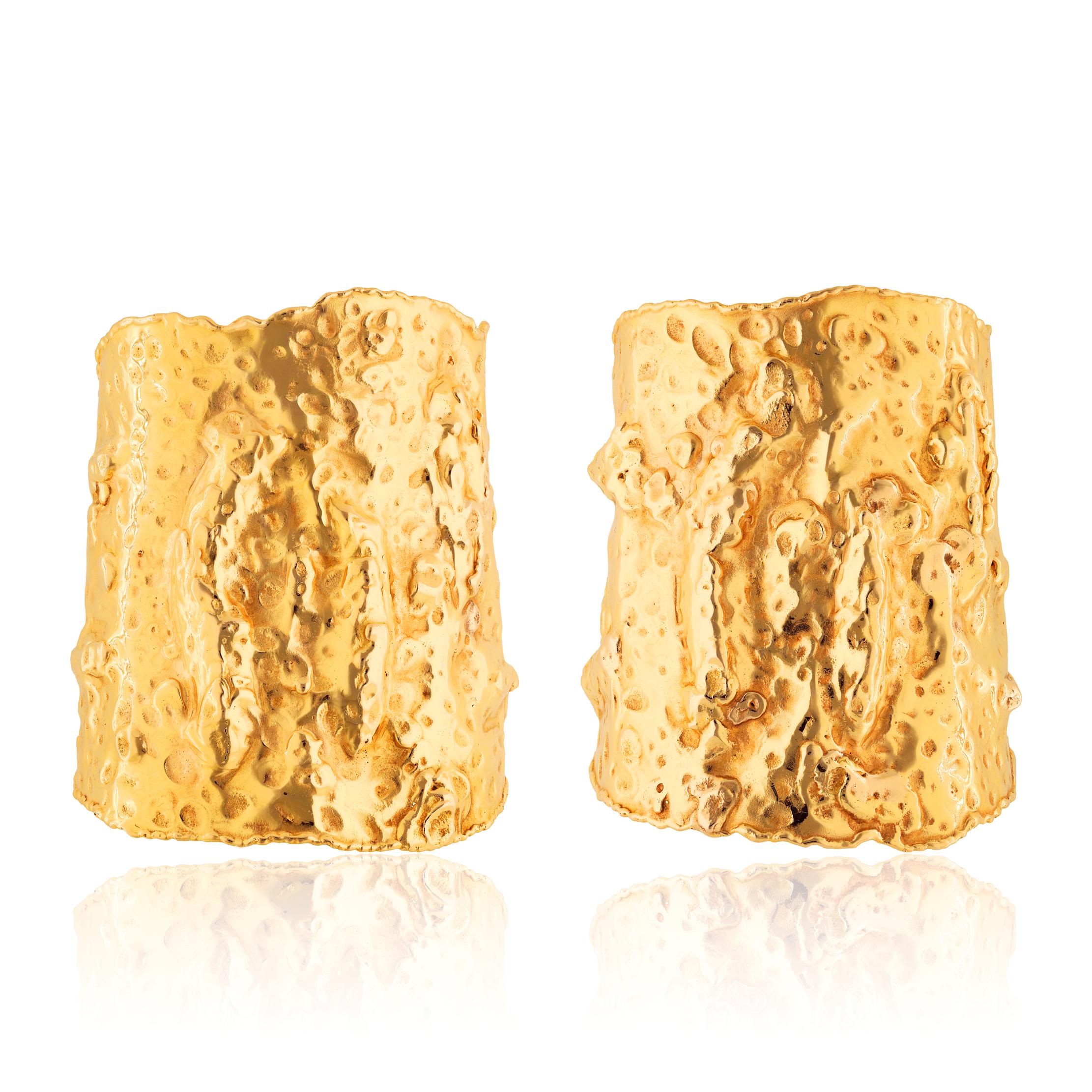 VAN CLEEF & ARPELS Pair of 18K Yellow Gold Hammered “Manchette” Cuff Bracelets