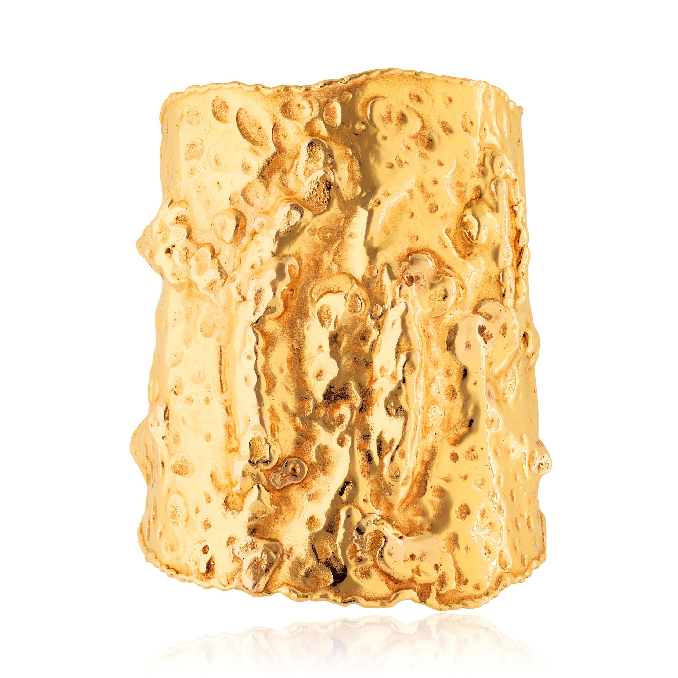 VAN CLEEF & ARPELS Pair of 18K Yellow Gold Hammered “Manchette” Cuff Bracelets