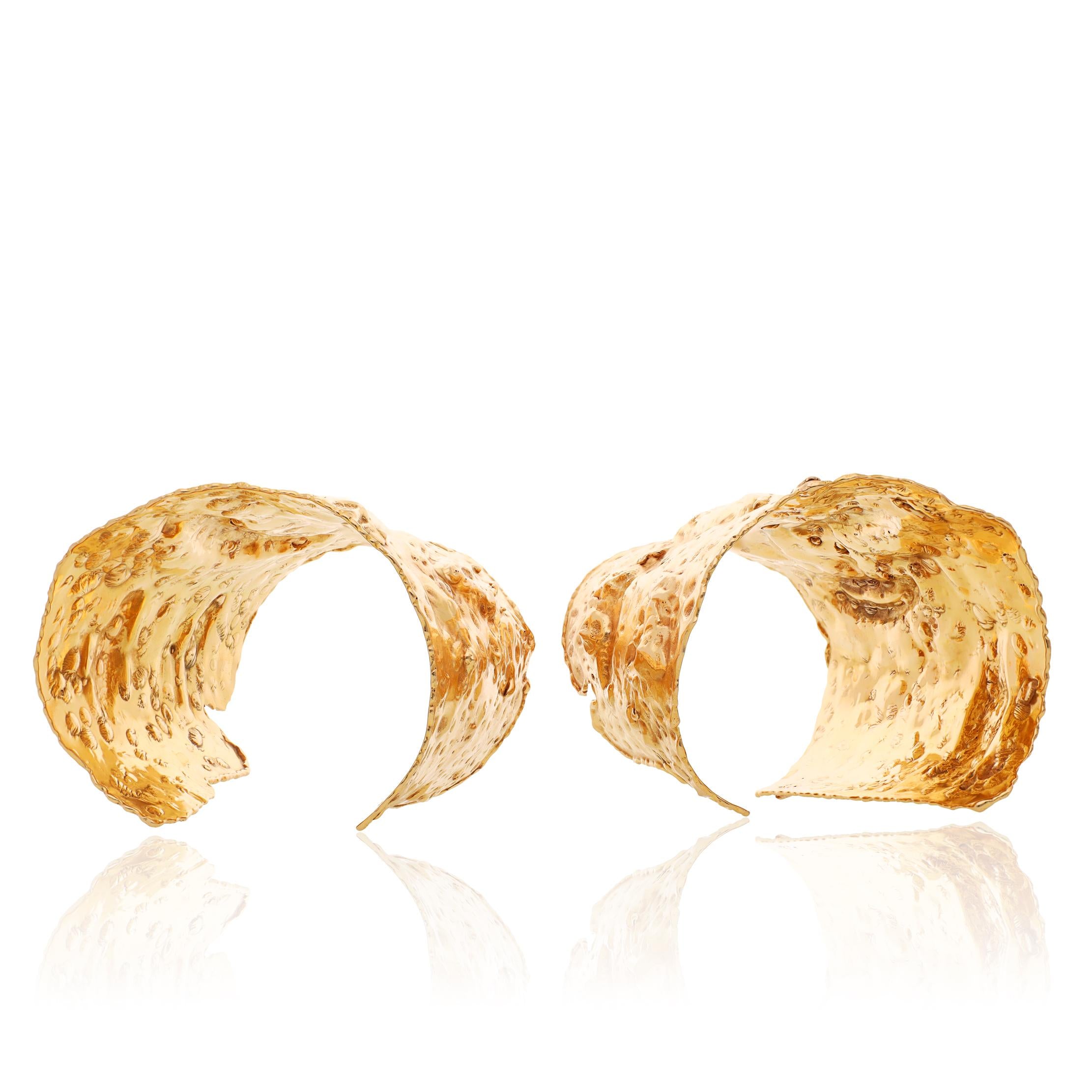 VAN CLEEF & ARPELS Pair of 18K Yellow Gold Hammered “Manchette” Cuff Bracelets