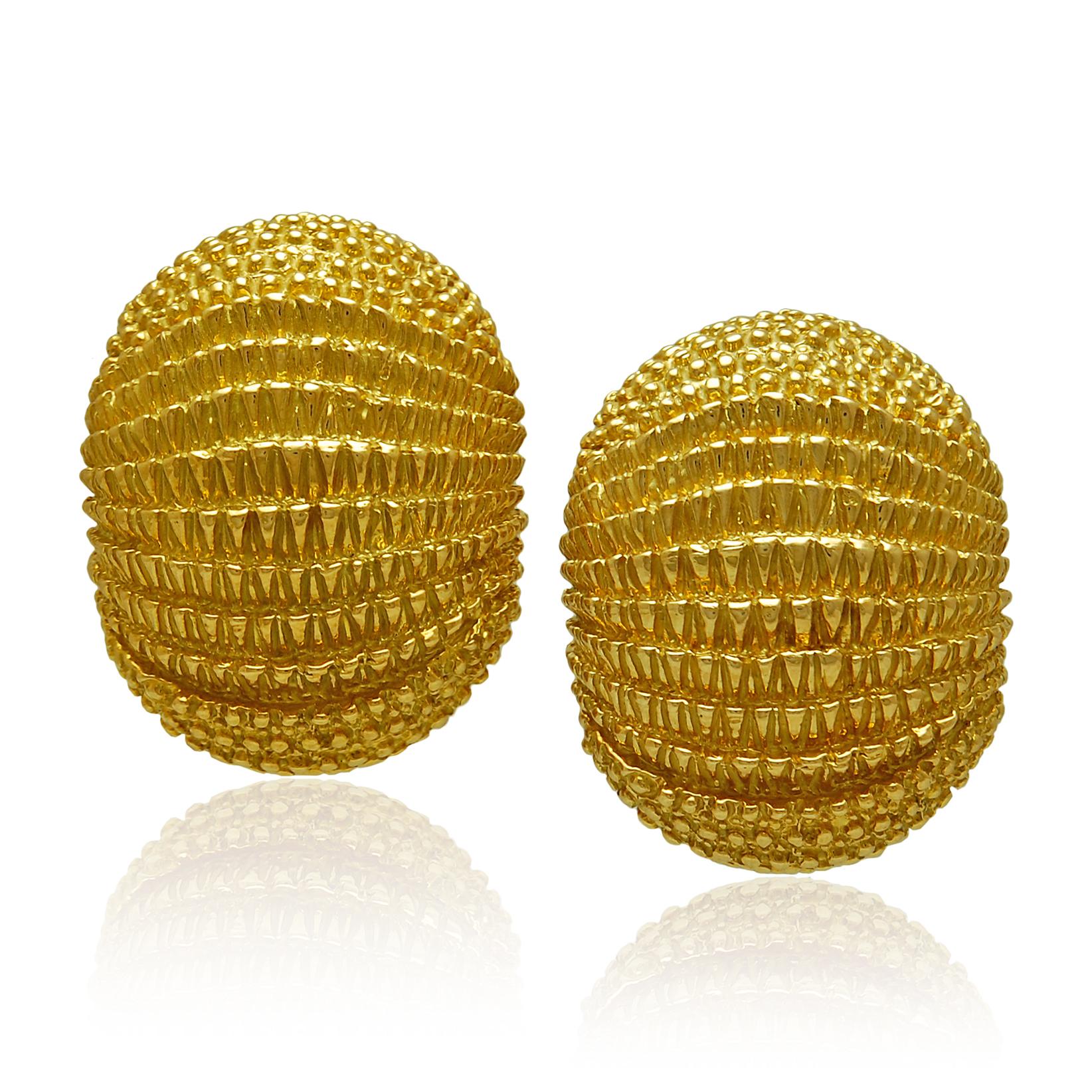 DAVID WEBB 18K Yellow Gold Armadillo Texture Ear Clips