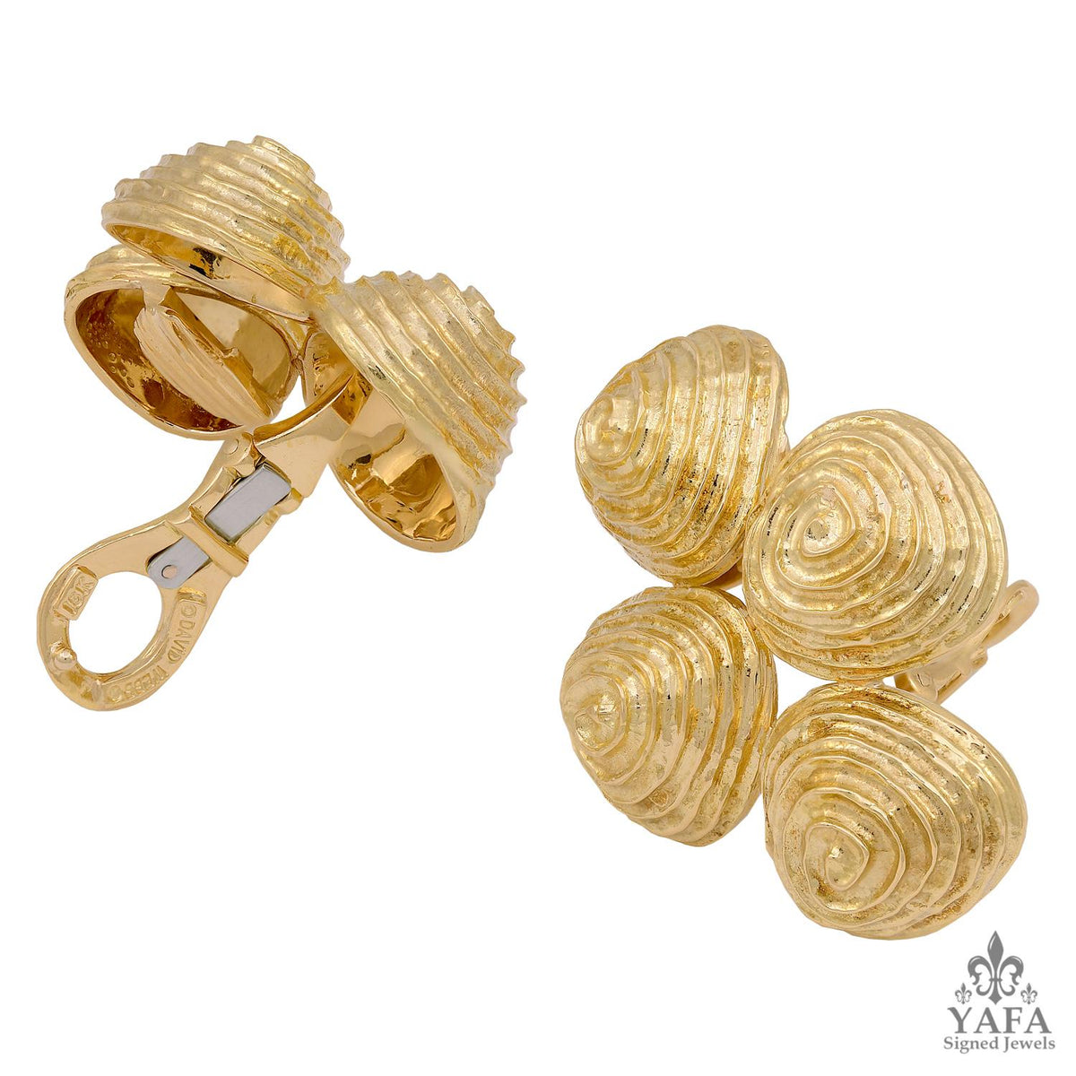 DAVID WEBB Textured 18K Yellow Gold “Zen” Ear Clips