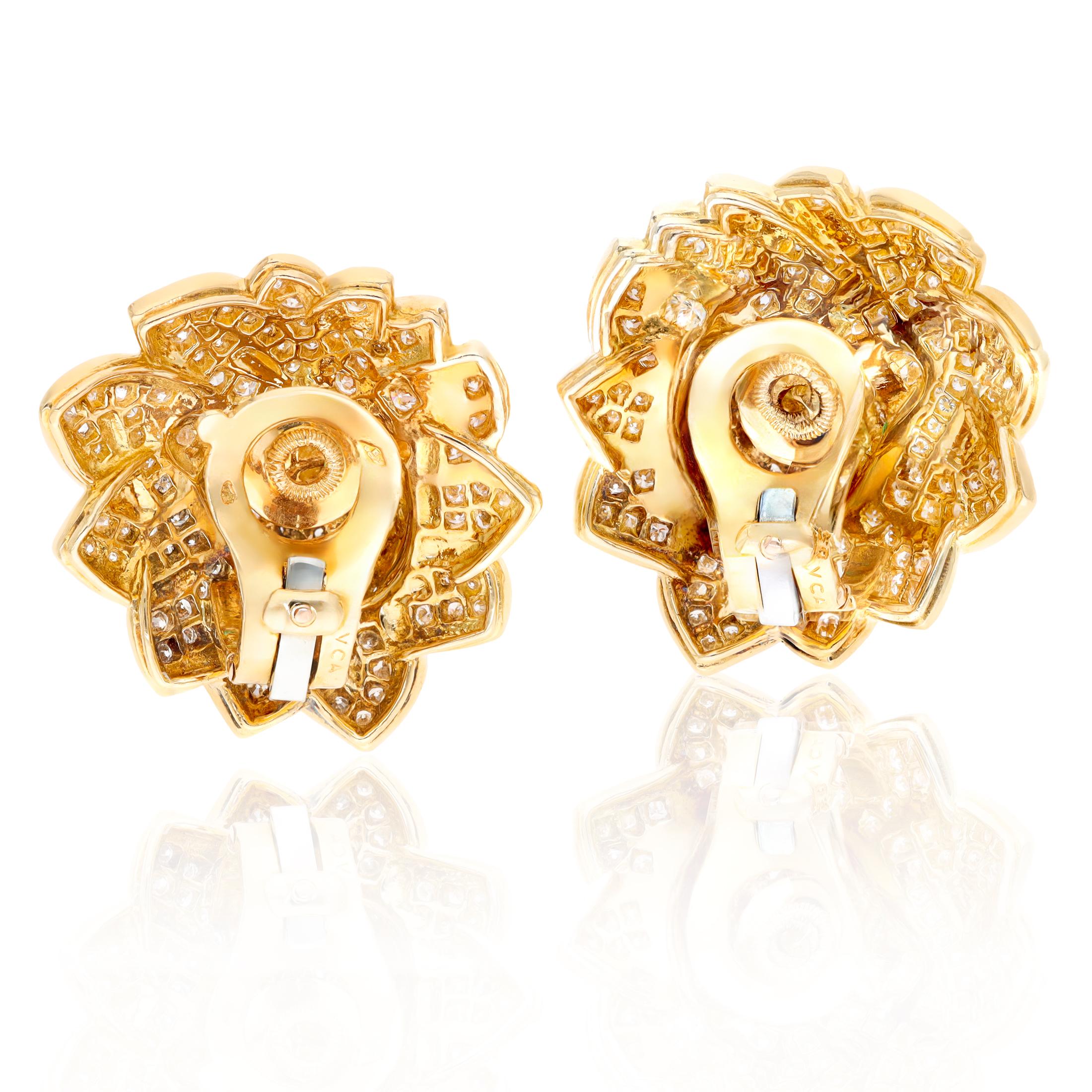 VAN CLEEF & ARPELS 18K Yellow Gold Diamond and Emerald Lion Ear Clips