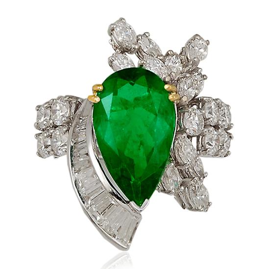 18K White Gold Diamond and Emerald Necklace, Bracelet, Ear Clips, and Ring Suite