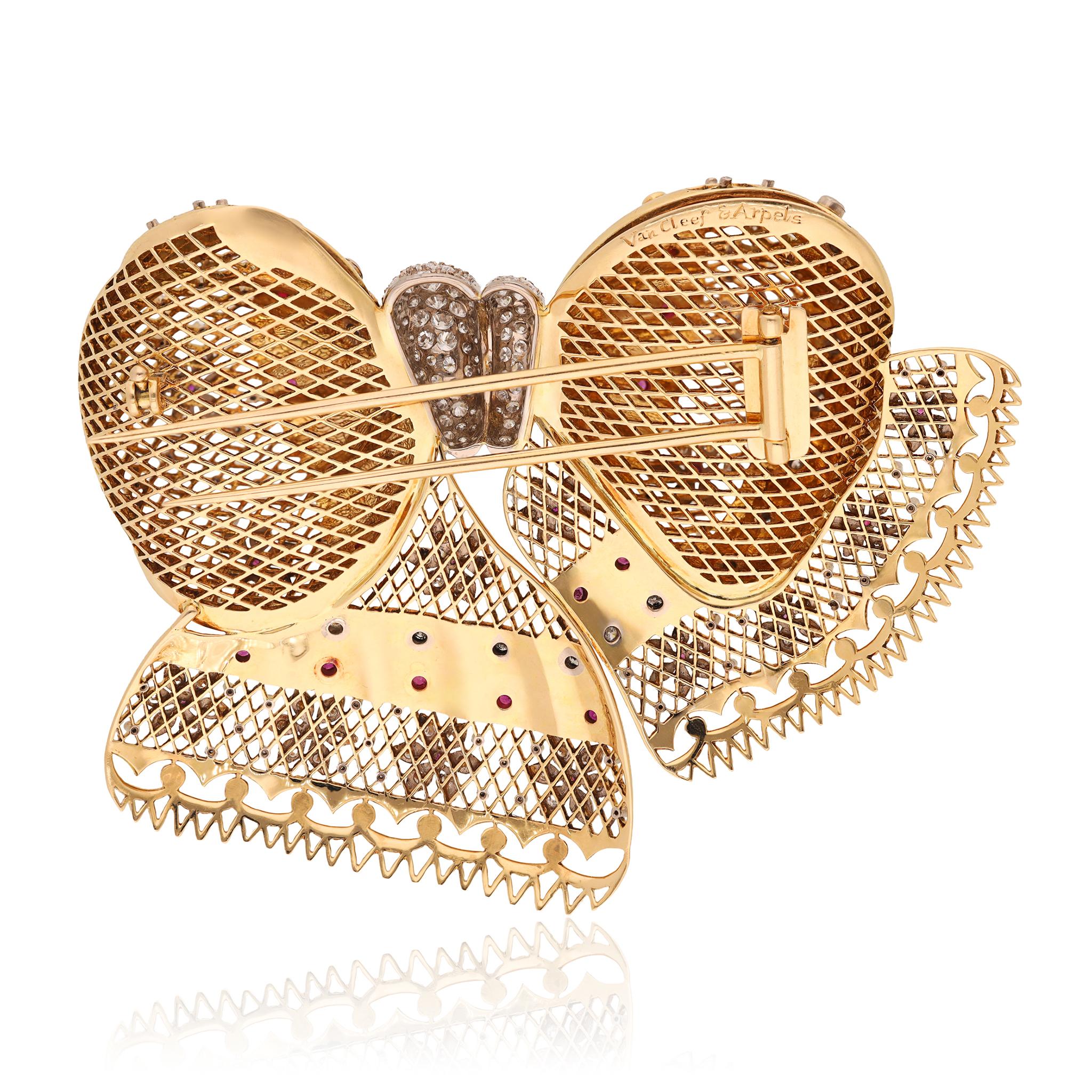 VAN CLEEF & ARPELS  18K Yellow Gold, Diamond and Ruby Bow Brooch
