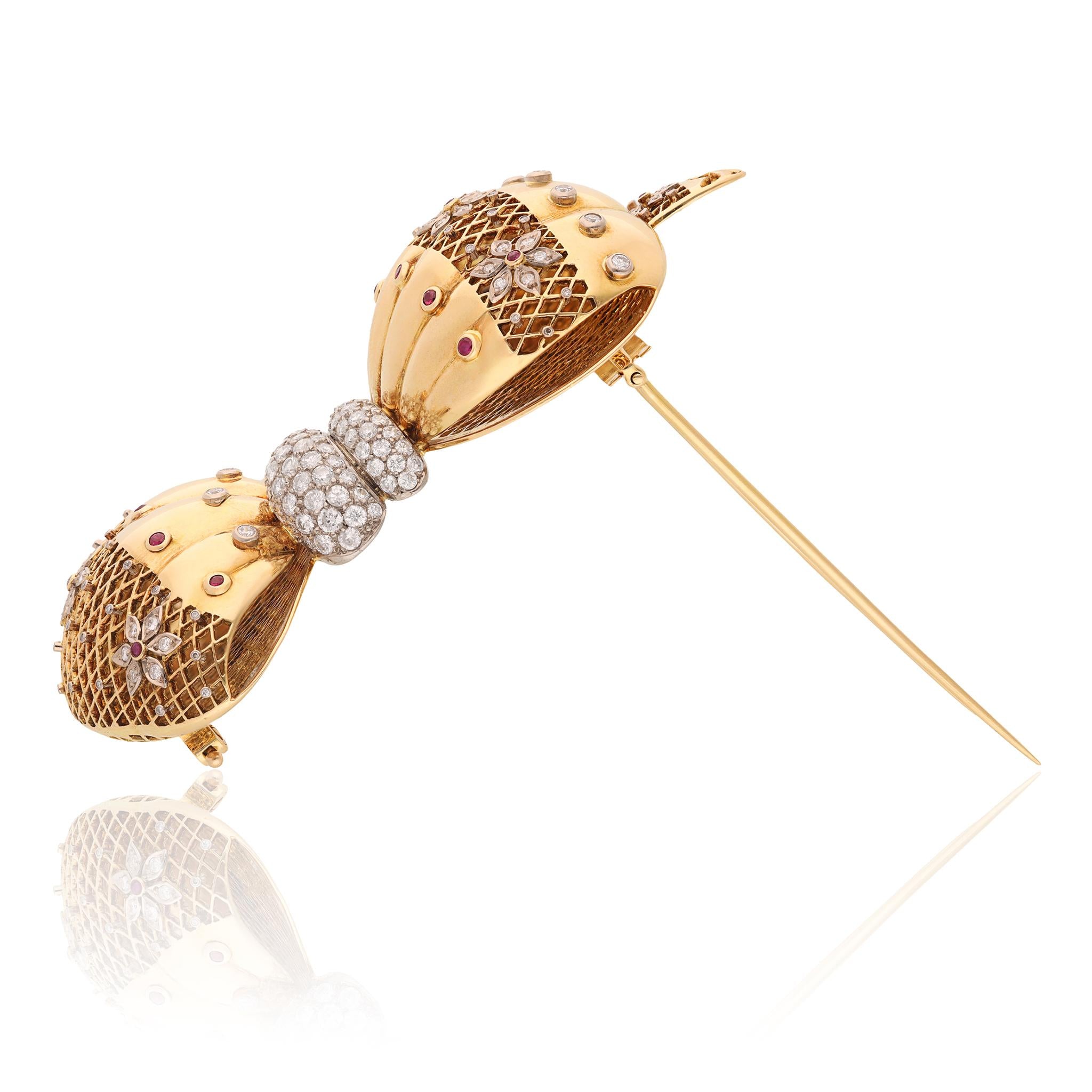 VAN CLEEF & ARPELS  18K Yellow Gold, Diamond and Ruby Bow Brooch