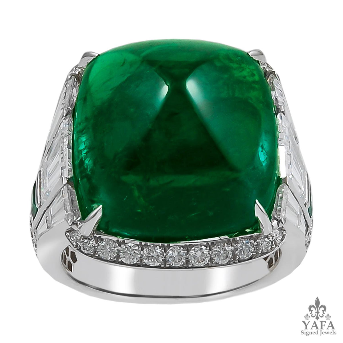 Sugarloaf Columbian Emerald and Diamond Ring