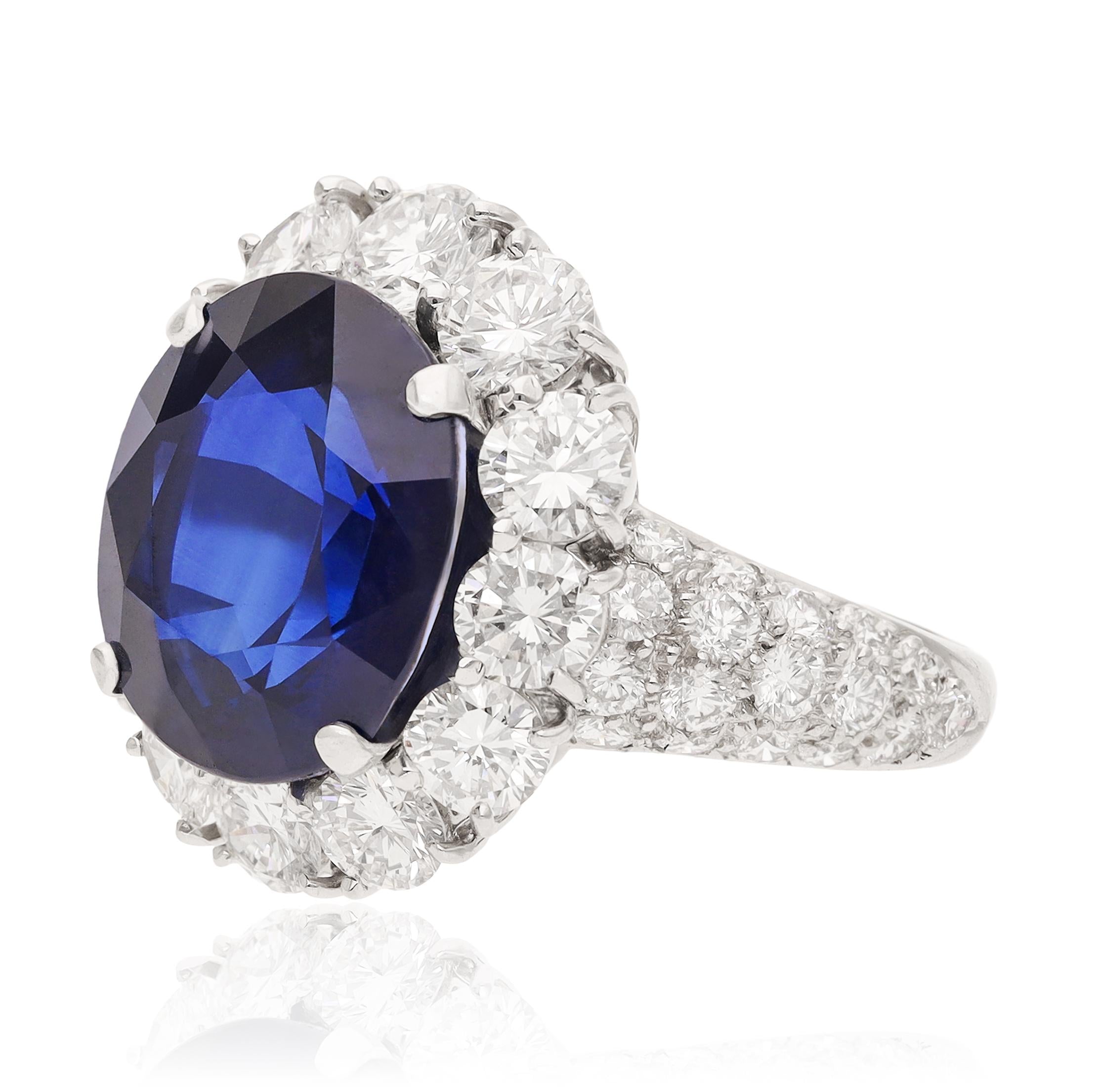 VAN CLEEF & ARPELS Platinum 10.28 CTS Sapphire and Diamond Ring