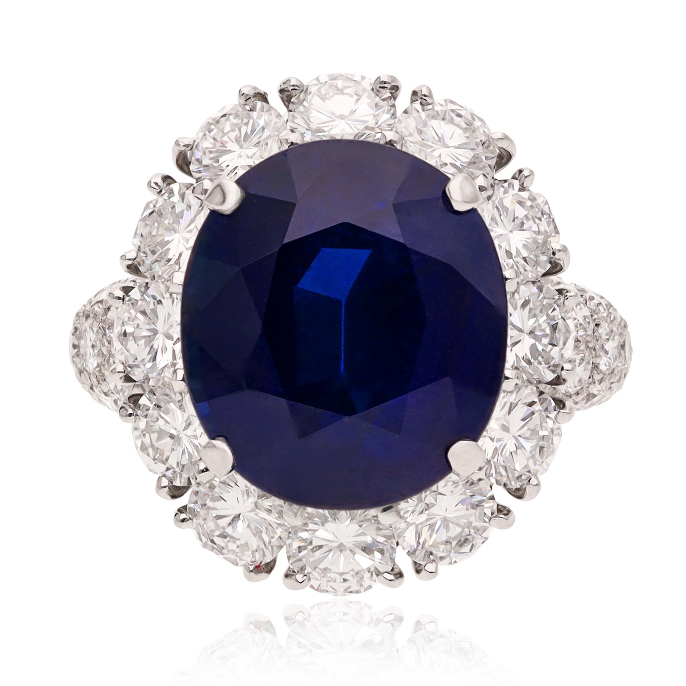VAN CLEEF & ARPELS Platinum 10.28 CTS Sapphire and Diamond Ring