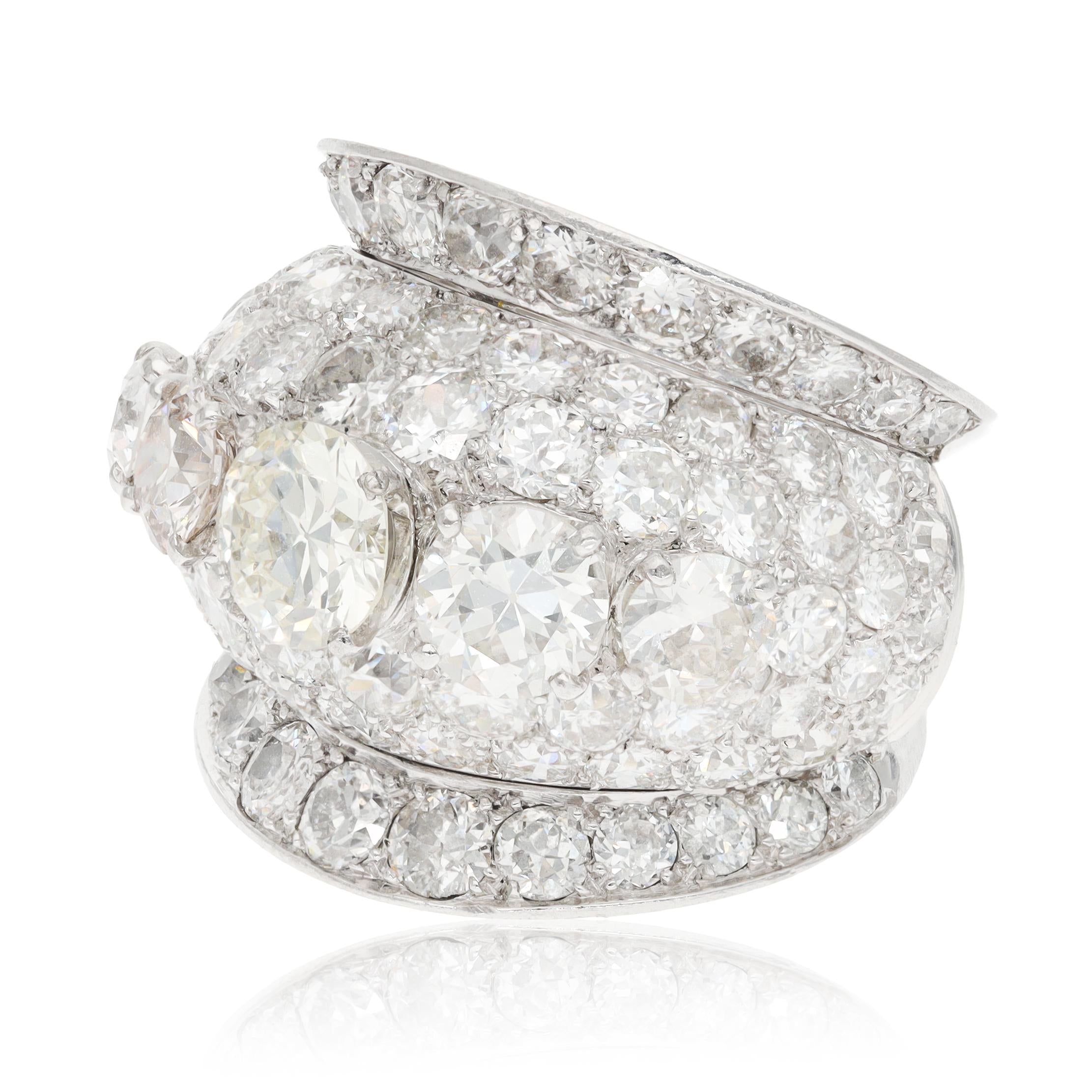 VAN CLEEF & ARPELS Platinum Diamond Dôme Ring