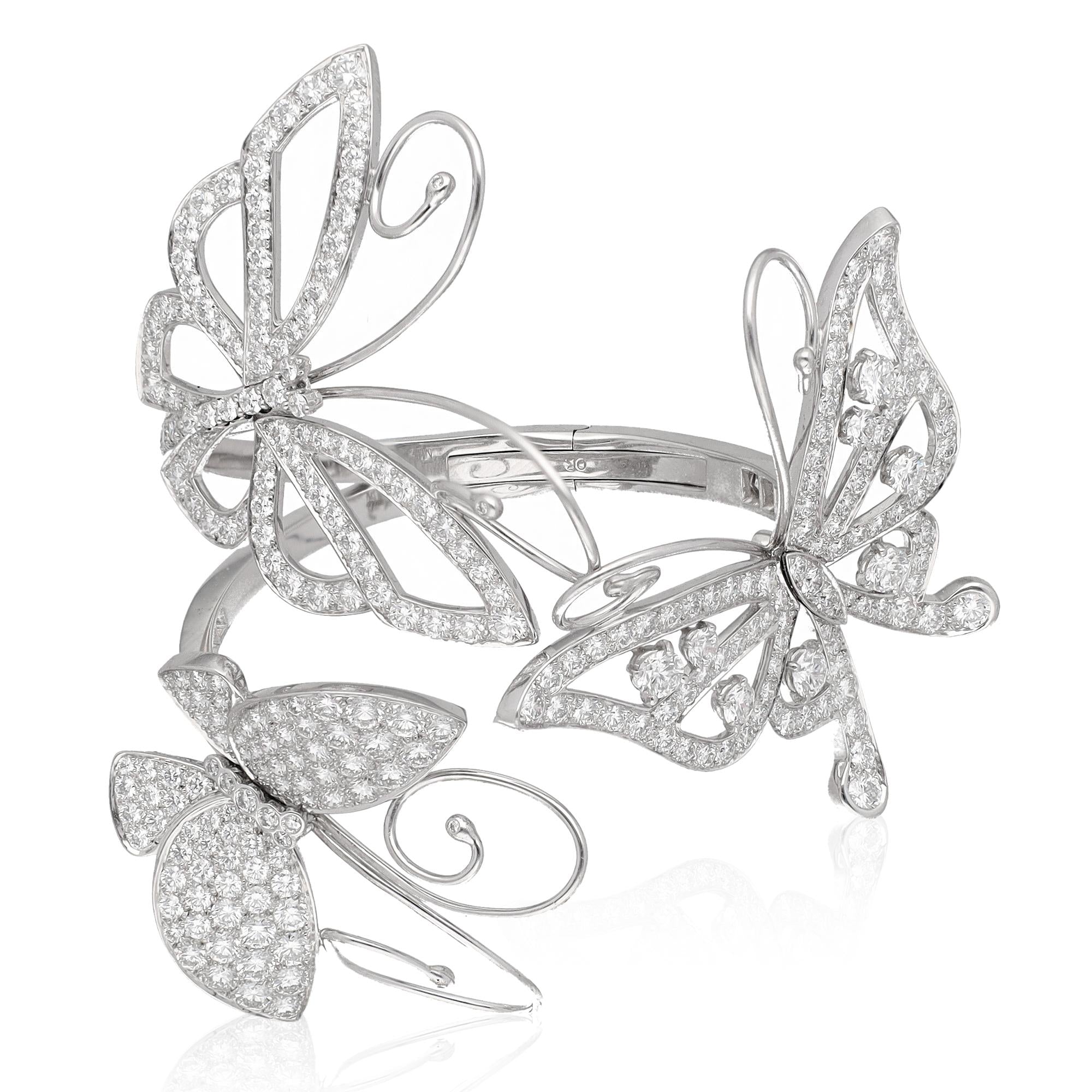 VAN CLEEF & ARPELS 18K White Gold Diamond Flying Butterfly Bangle