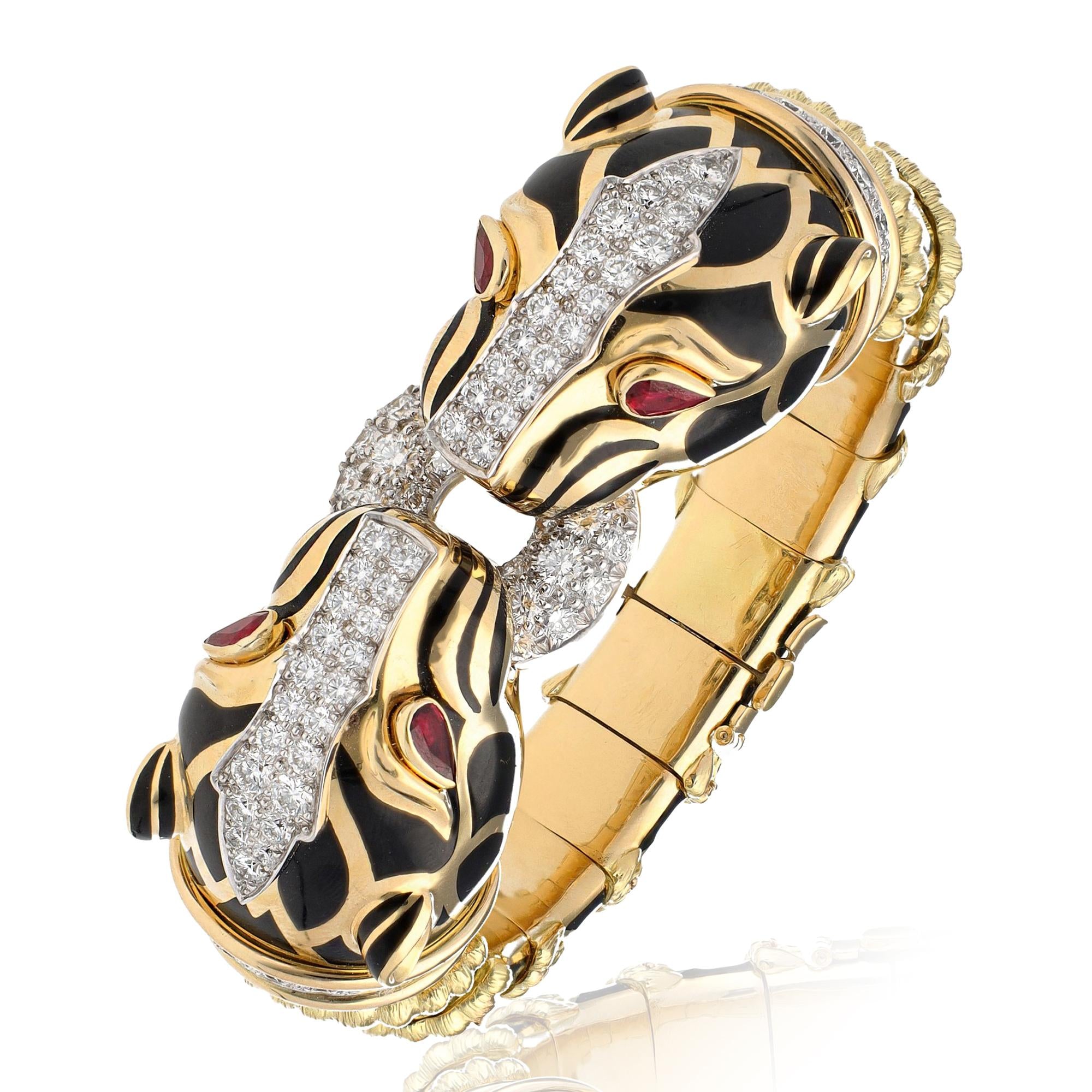 DAVID WEBB 'Double Head Lion Bracelet'