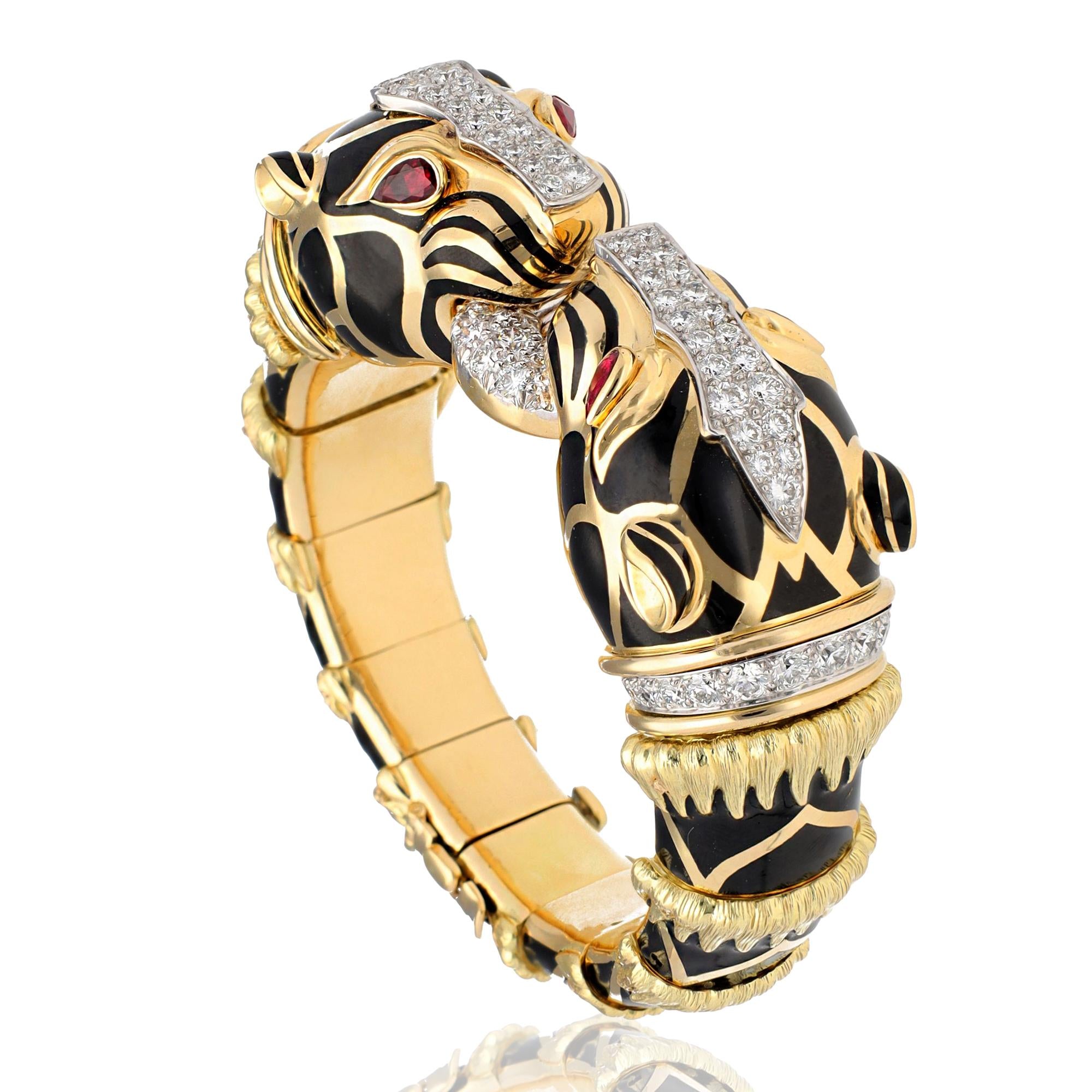 DAVID WEBB 'Double Head Lion Bracelet'