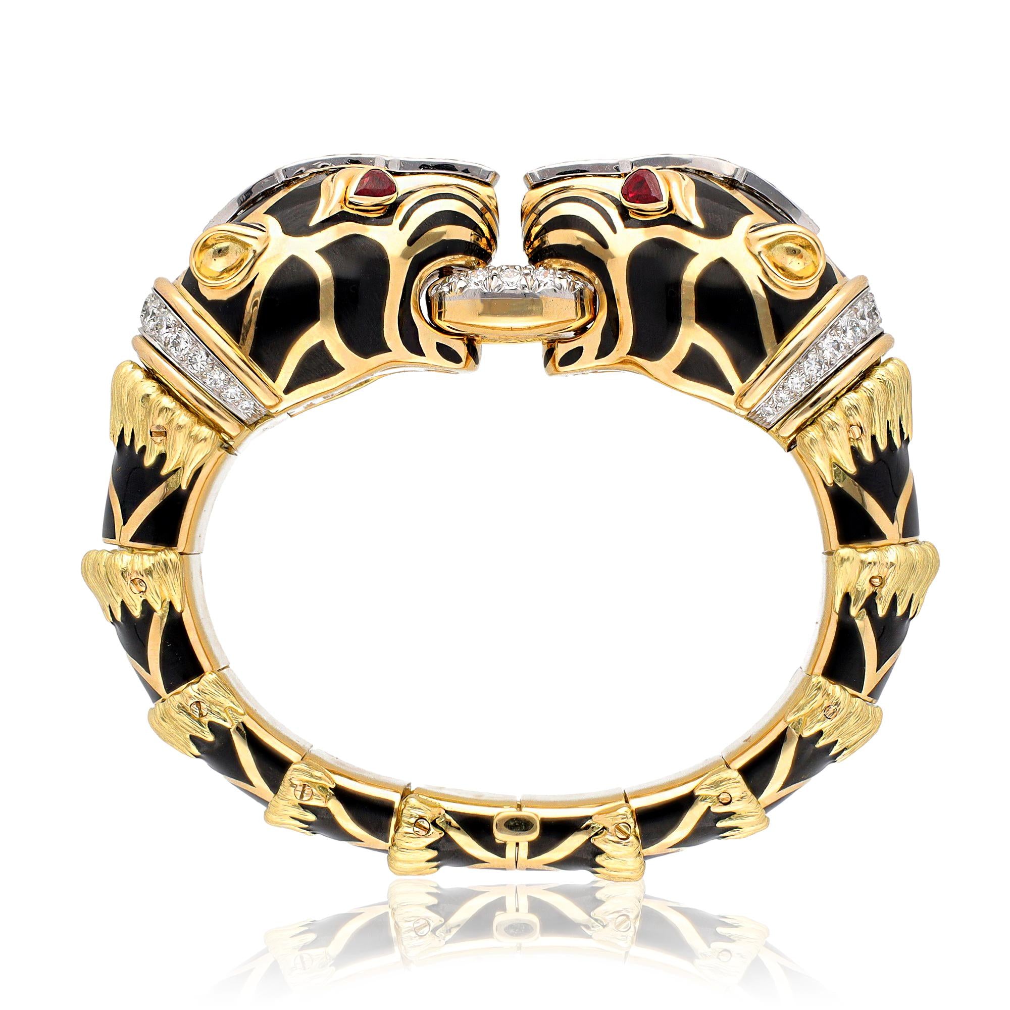DAVID WEBB 'Double Head Lion Bracelet'