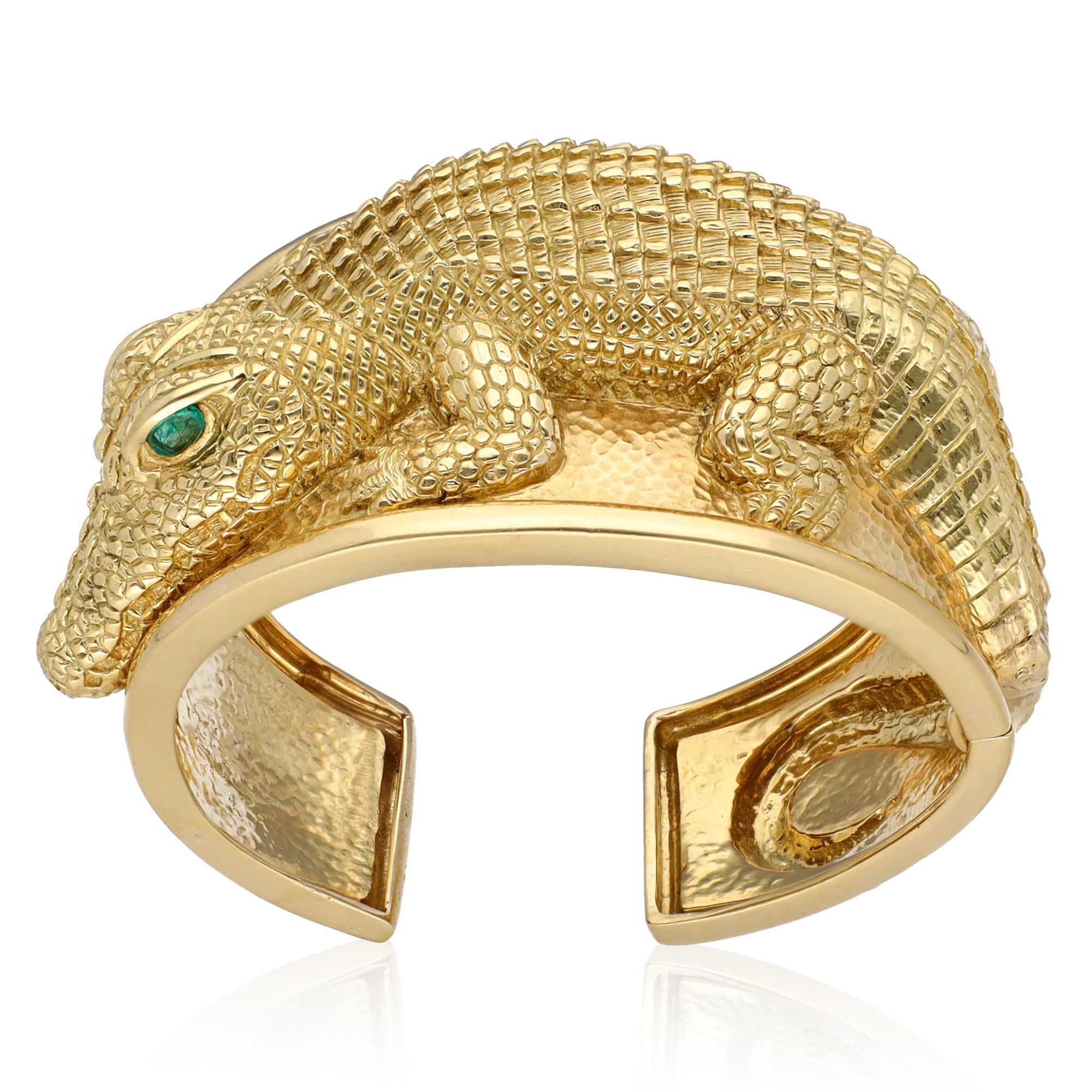 DAVID WEBB Repoussé Alligator Cuff, Emerald