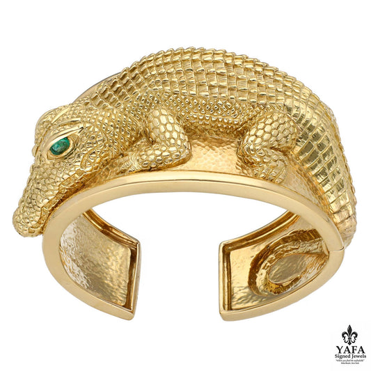 DAVID WEBB Repoussé Alligator Cuff, Emerald