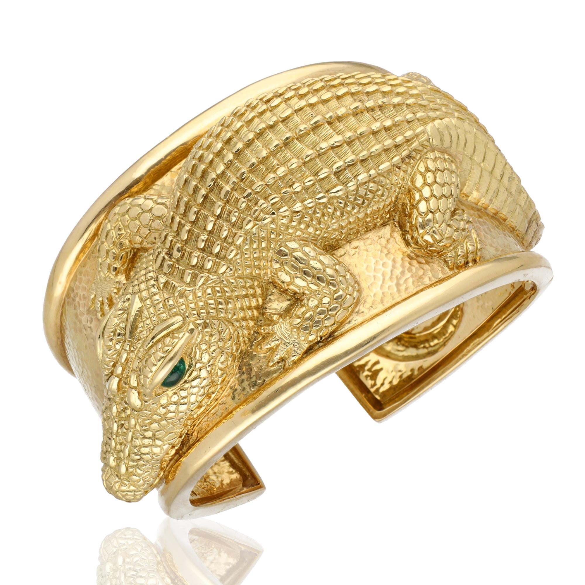 DAVID WEBB Repoussé Alligator Cuff, Emerald