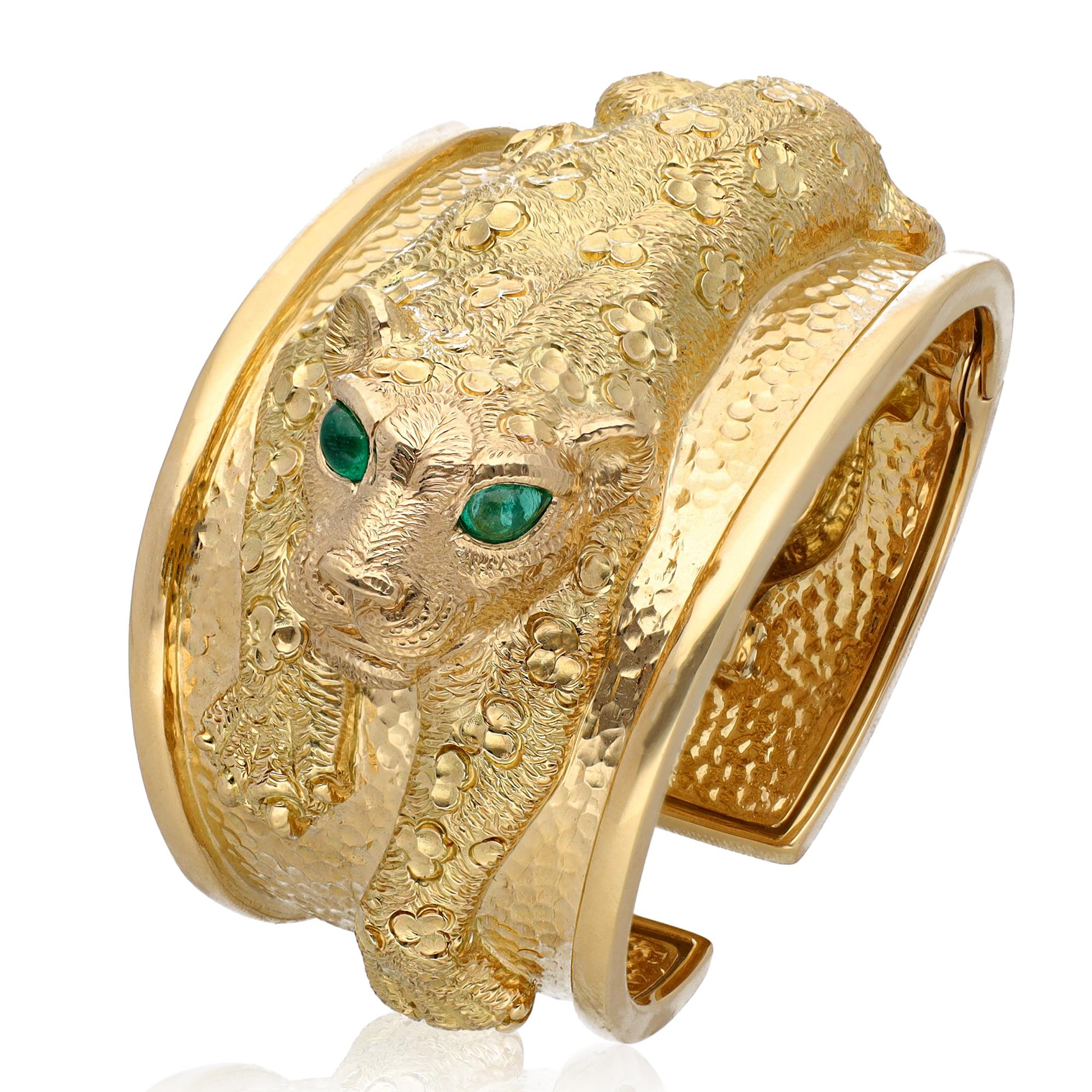 DAVID WEBB Repoussé Leopard Cuff, Emerald