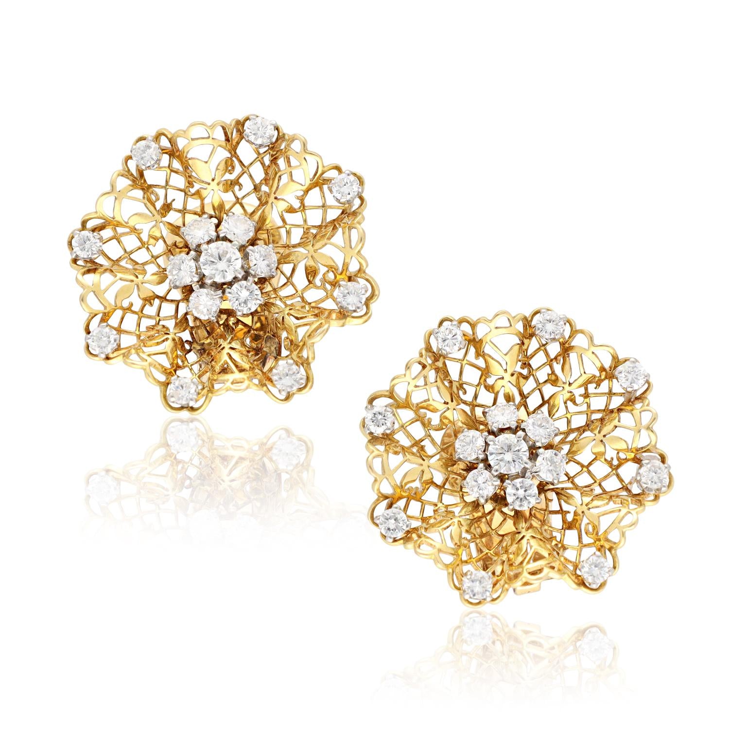 VAN CLEEF & ARPELS 'Dentelle' Earclips