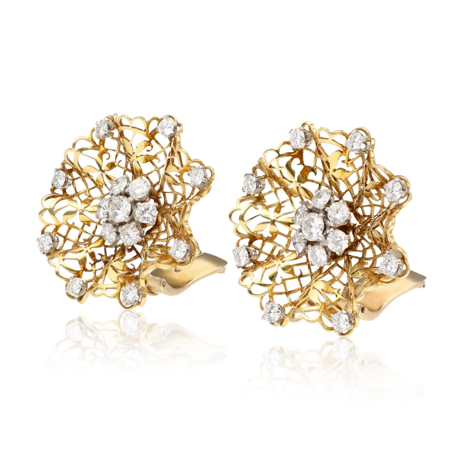 VAN CLEEF & ARPELS 'Dentelle' Earclips