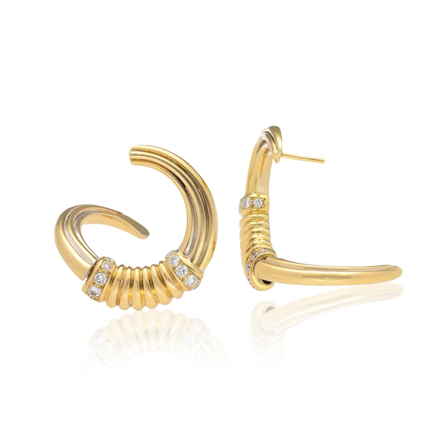 VAN CLEEF & ARPELS Creoles Cosmos Earrings