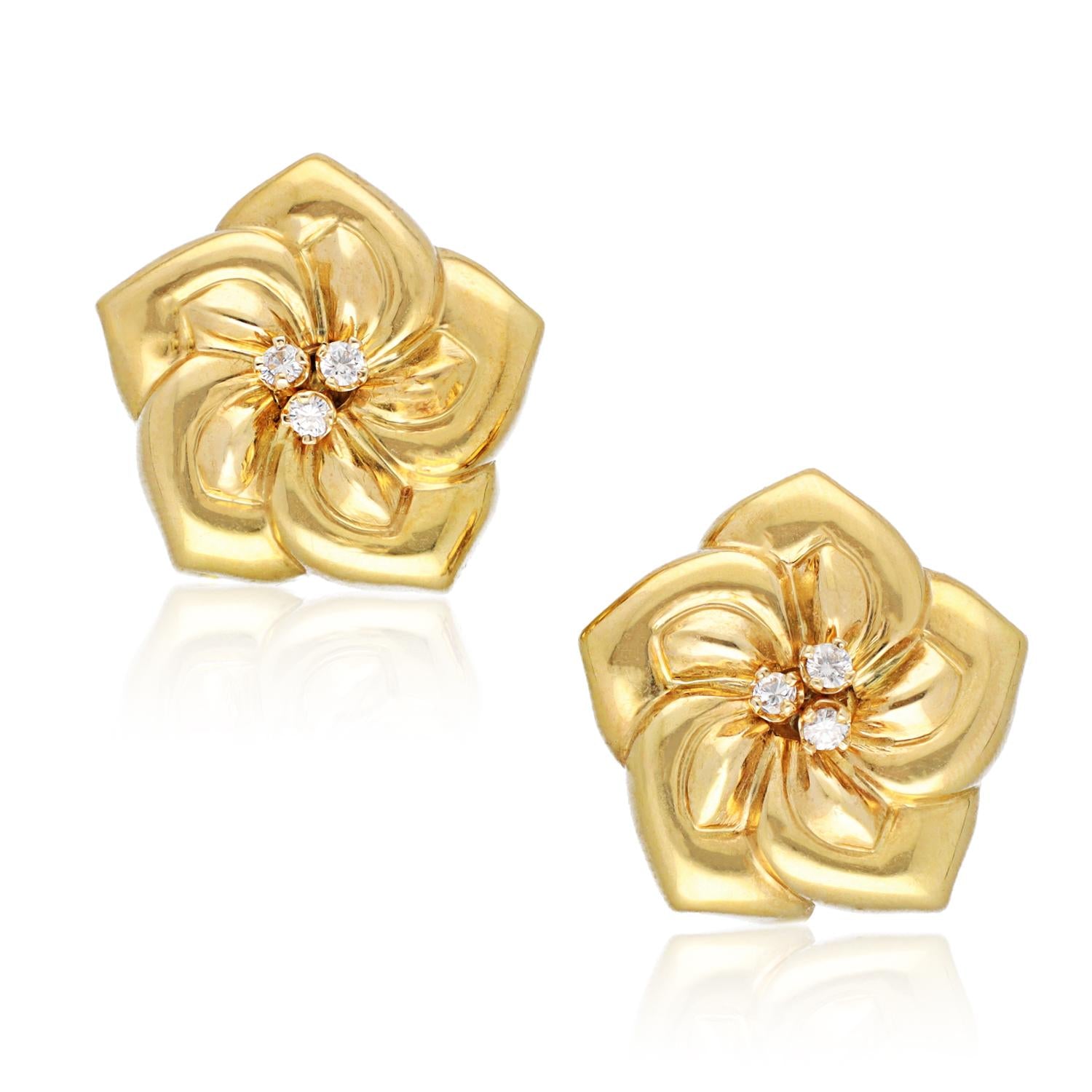 VAN CLEEF & ARPELS Magnolia Flower Ear Clips
