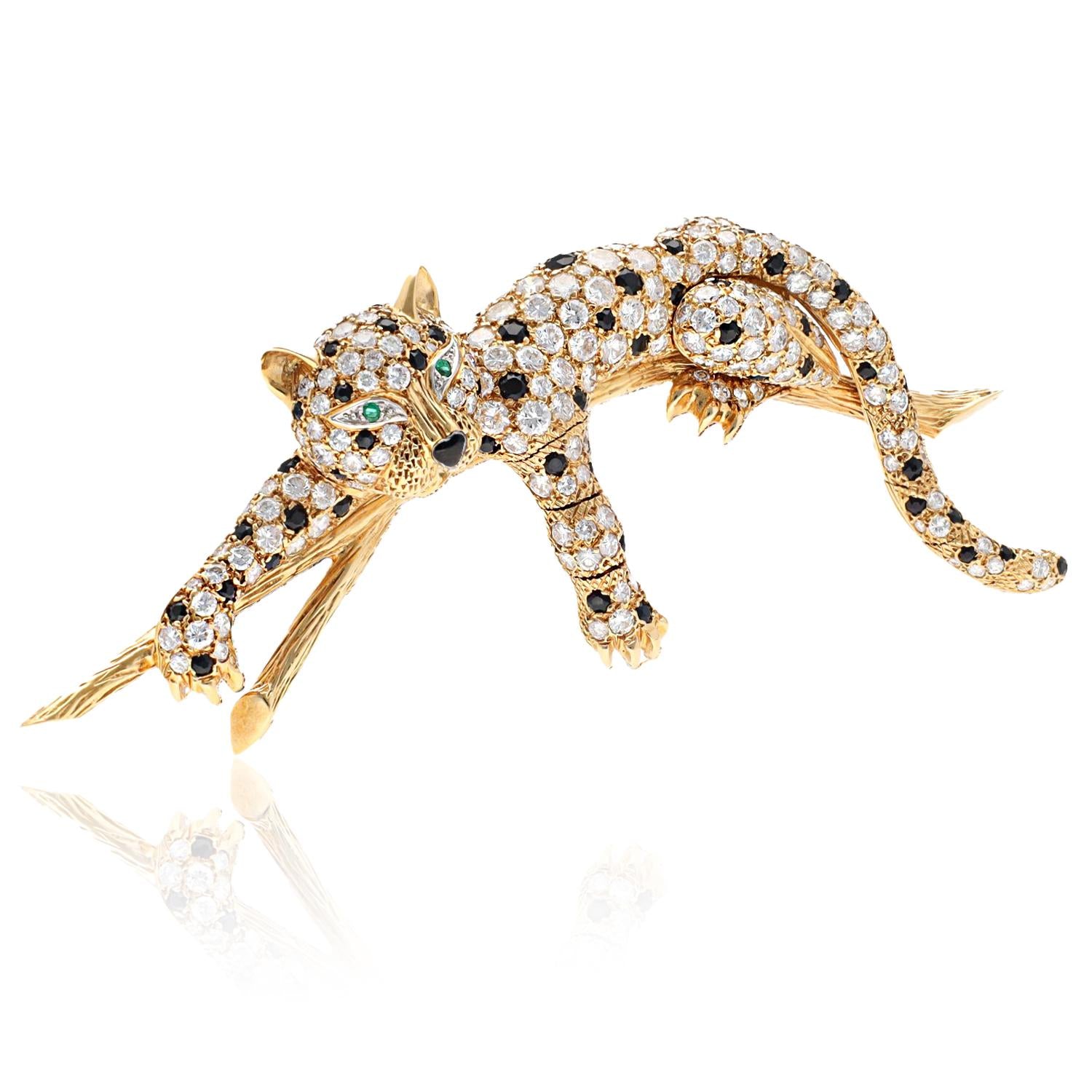 VAN CLEEF & ARPELS Lounging Leopard Brooch