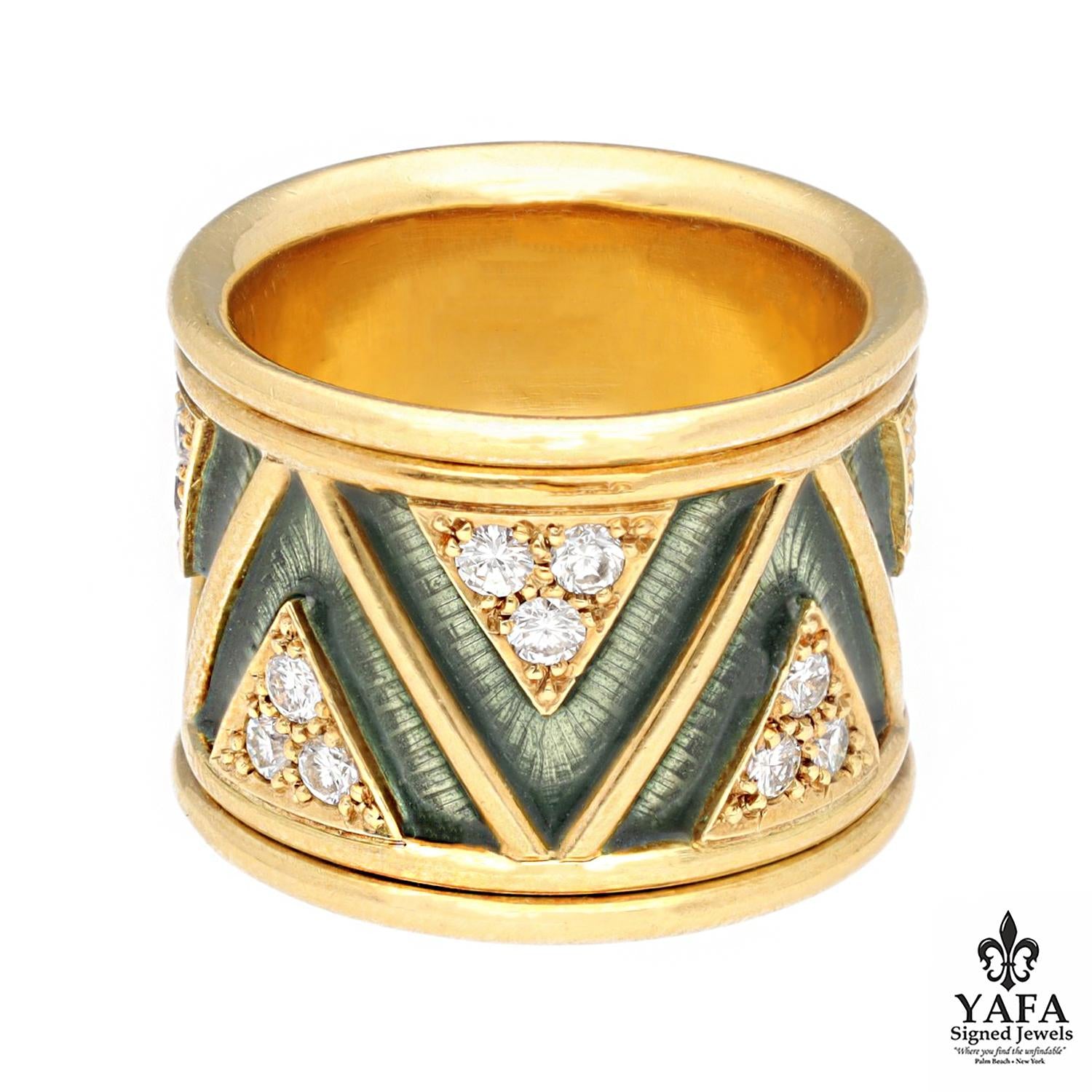 ELIZABETH GAGE Chevron Templar Band Ring