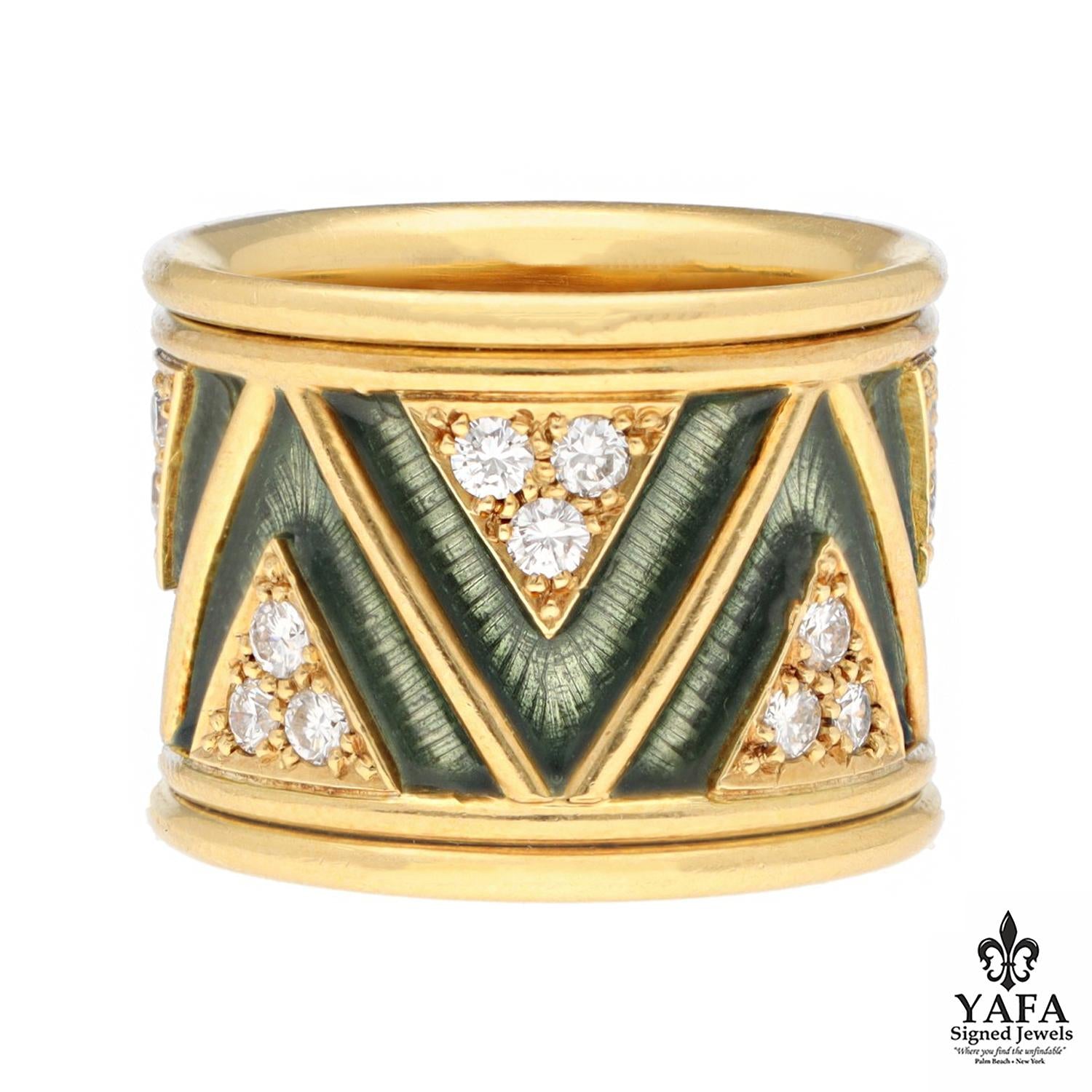 ELIZABETH GAGE Chevron Templar Band Ring