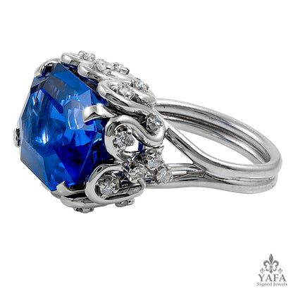 Contemporary Ceylon Sapphire Diamond Ring 14.67 cts