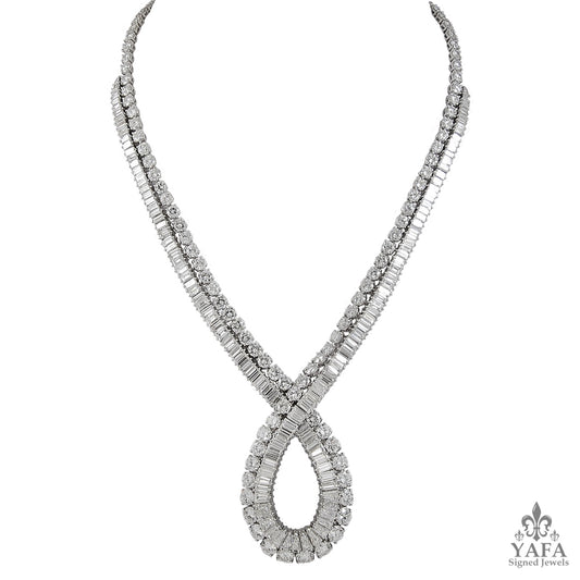 VAN CLEEF & ARPELS Diamond Loop Necklace