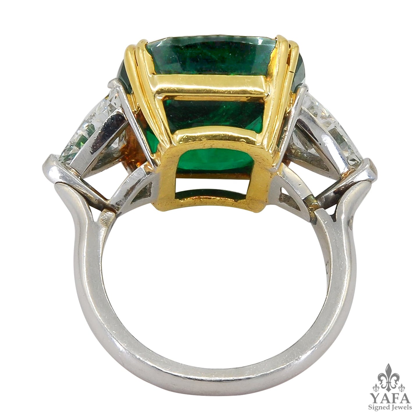 Contemporary Emerald Diamond Ring 11.44 cts