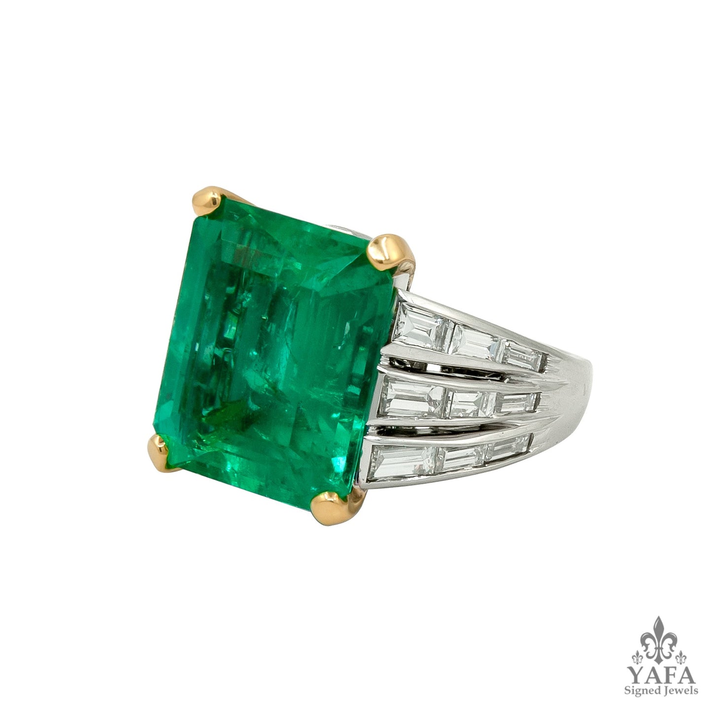 VAN CLEEF & ARPELS Colombian Emerald, Diamond Ring